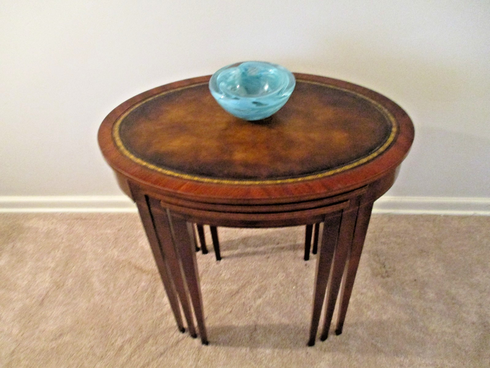 mahogany nesting tables leather top oval set of 3 ship $75.00