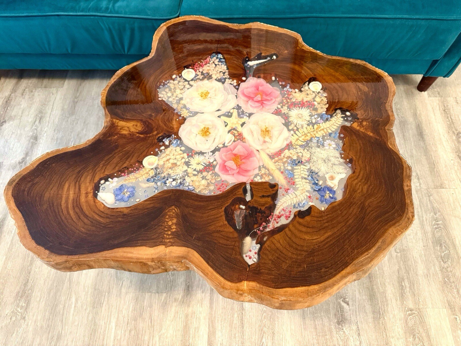 Wooden Epoxy Resin Table Teakwood With Natural Dried Flowers