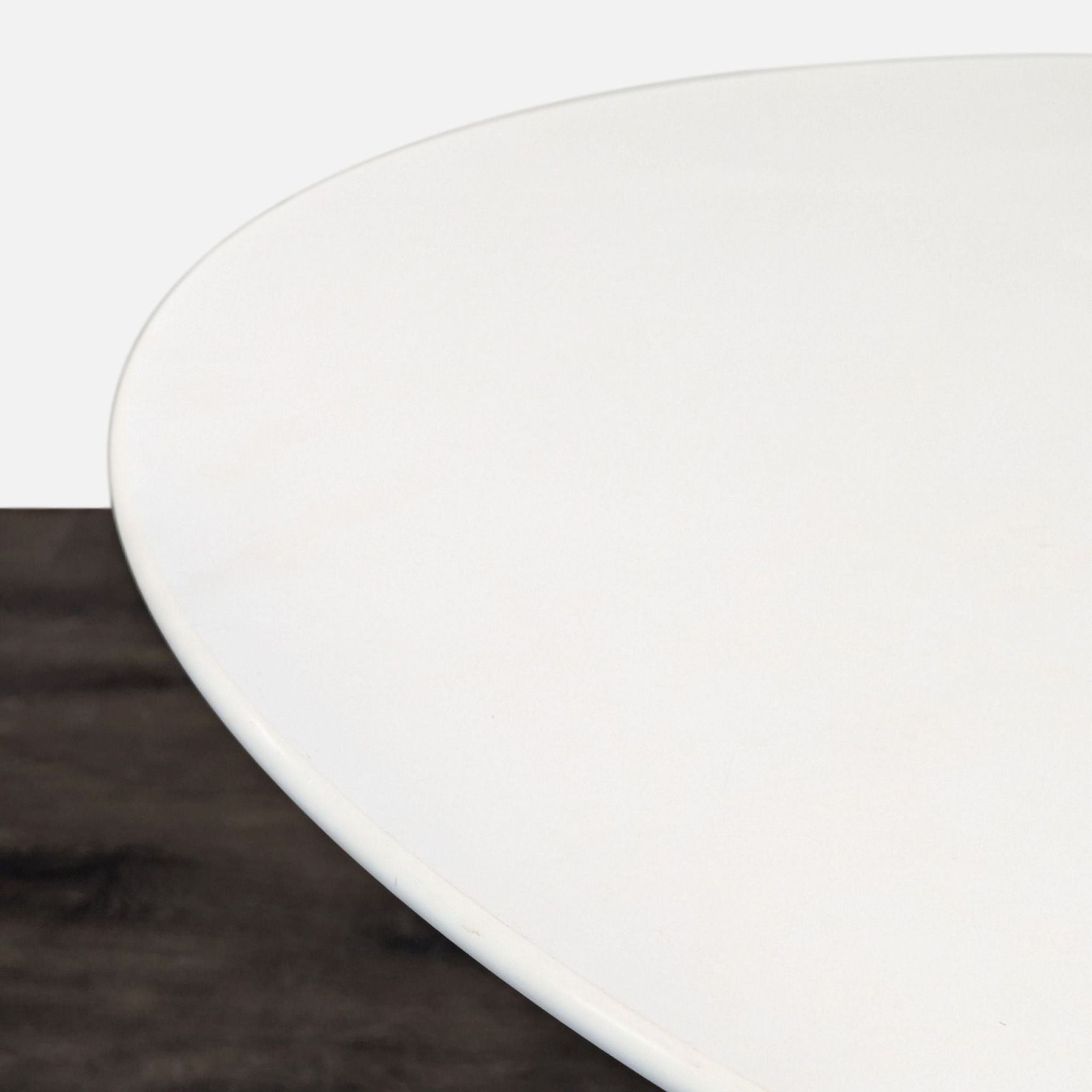 Knoll Saarinen Dining Table