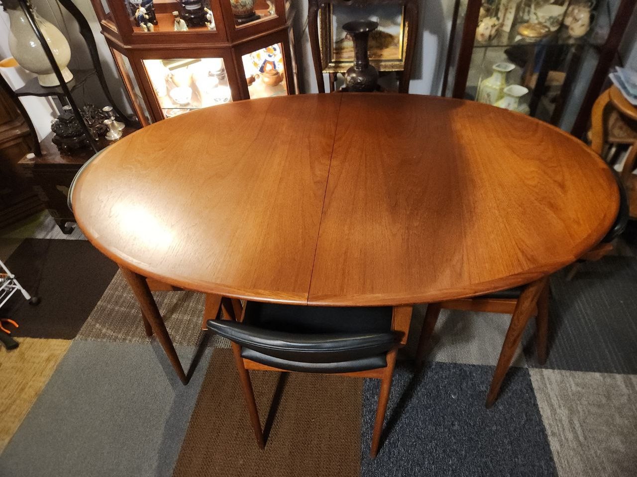 Mid Century Danish Teak Extension Dining set and 6 chairs by Kai Kristiansen