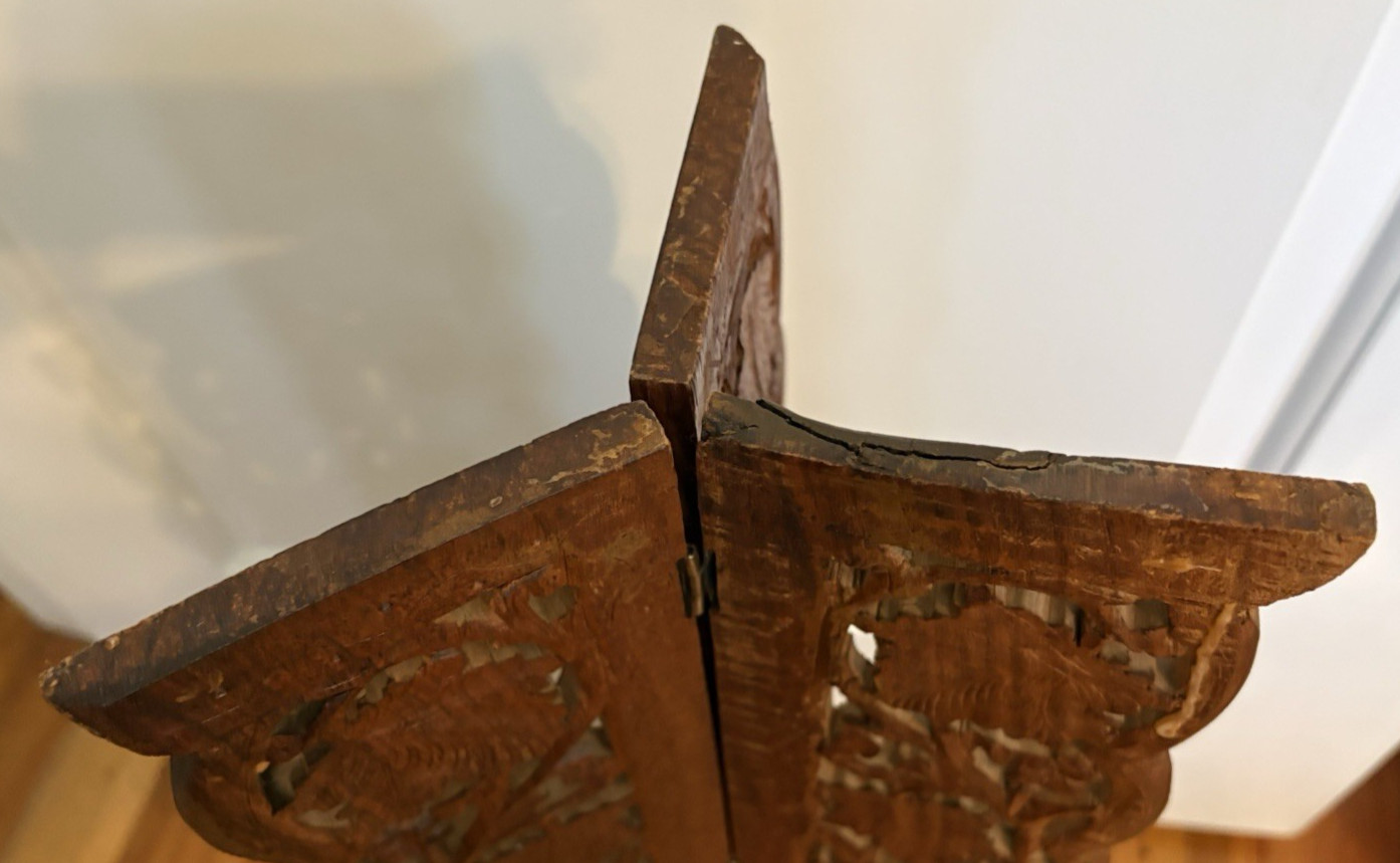 VTG Tri-Fold Hinged Hand-Carved Wood Folding Stand-Leaf Scroll Design-29.25”