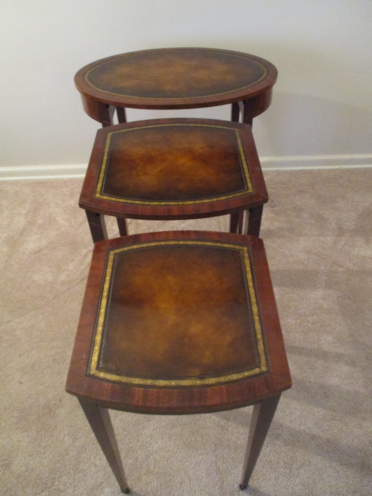 mahogany nesting tables leather top oval set of 3 ship $75.00