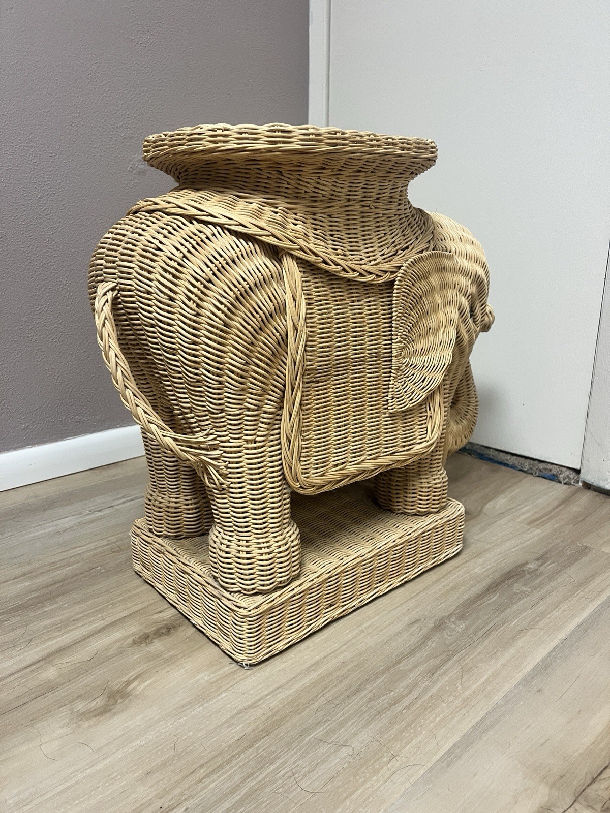 VINTAGE Rattan Wicker Elephant End/Side Table Stand Flat Top Beige 27x10x19.5 in