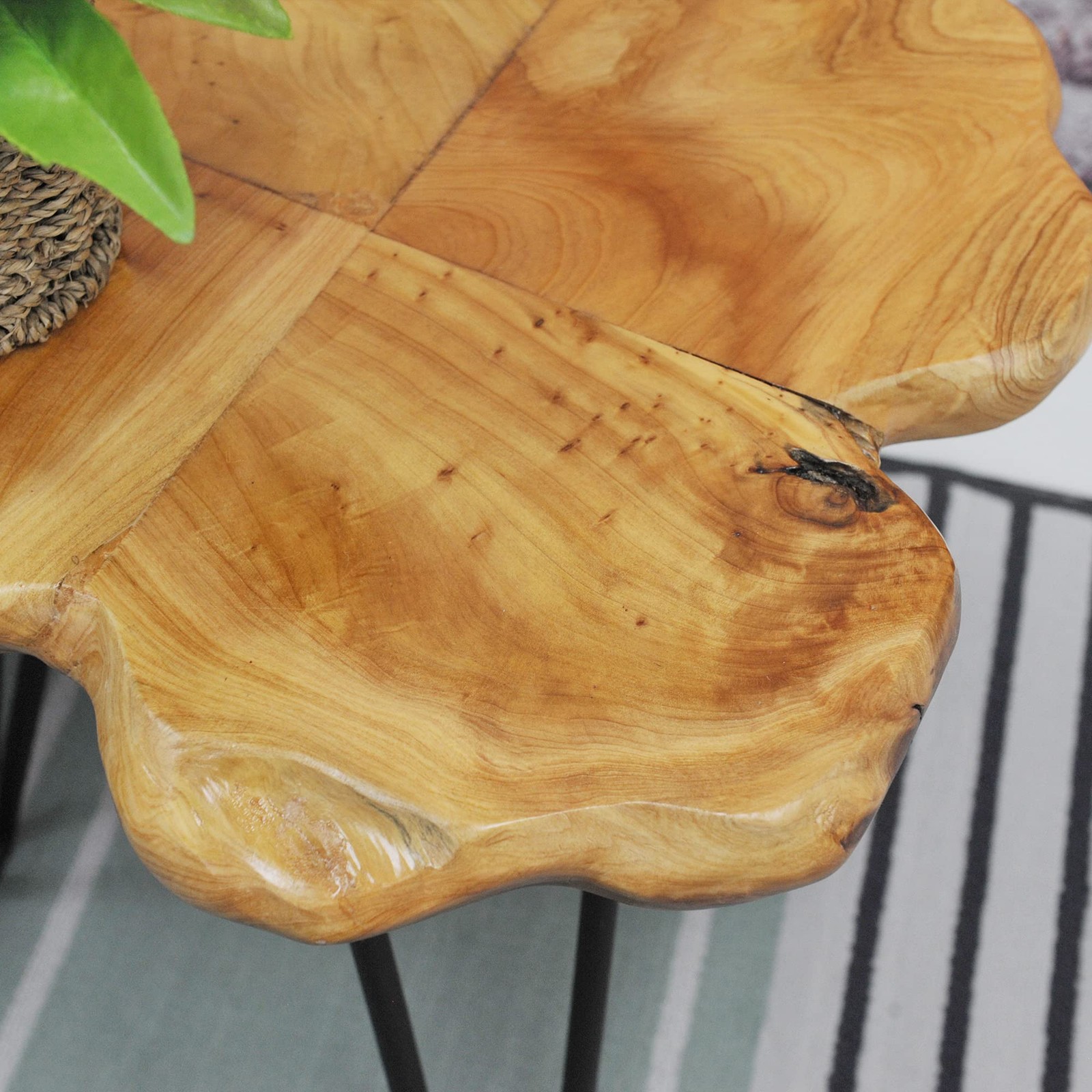 Warmaxx Natural Cedar Wood Live 15″ x x 17.6″ H, 4 Leaf Clover