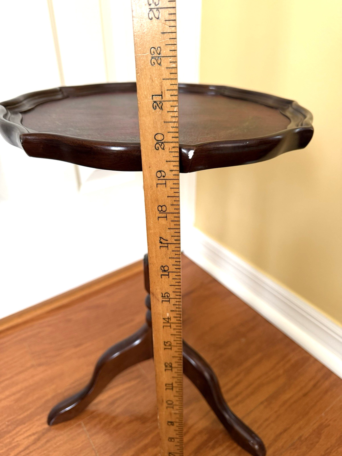 Vintage Bombay Round Pedestal Wood Side Table Brown Burgundy Accent Indoor-NICE