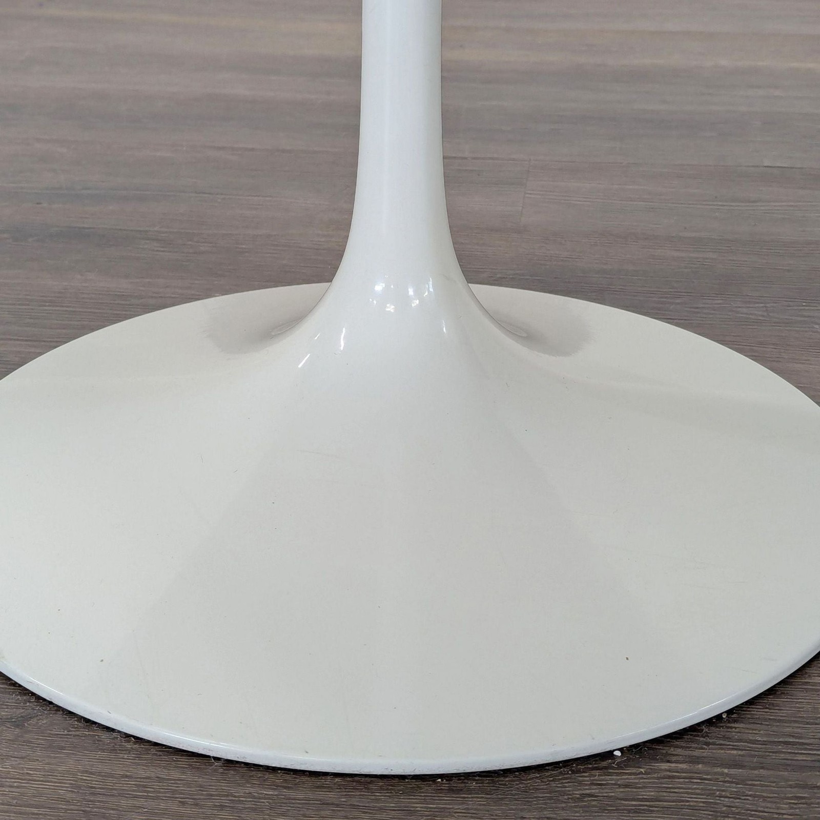 Knoll Saarinen Dining Table