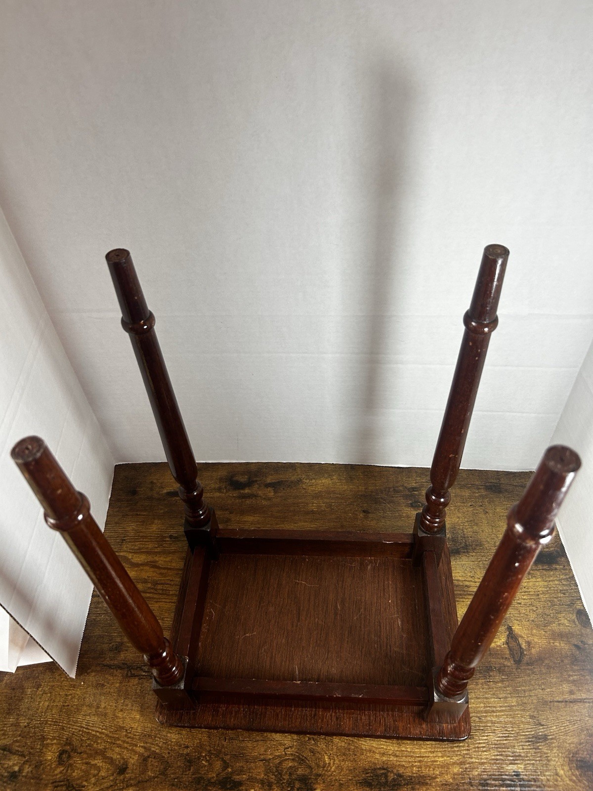 Vintage Wood Accent Side End Table Decorative Inlay Top Turned Legs Plant Stand