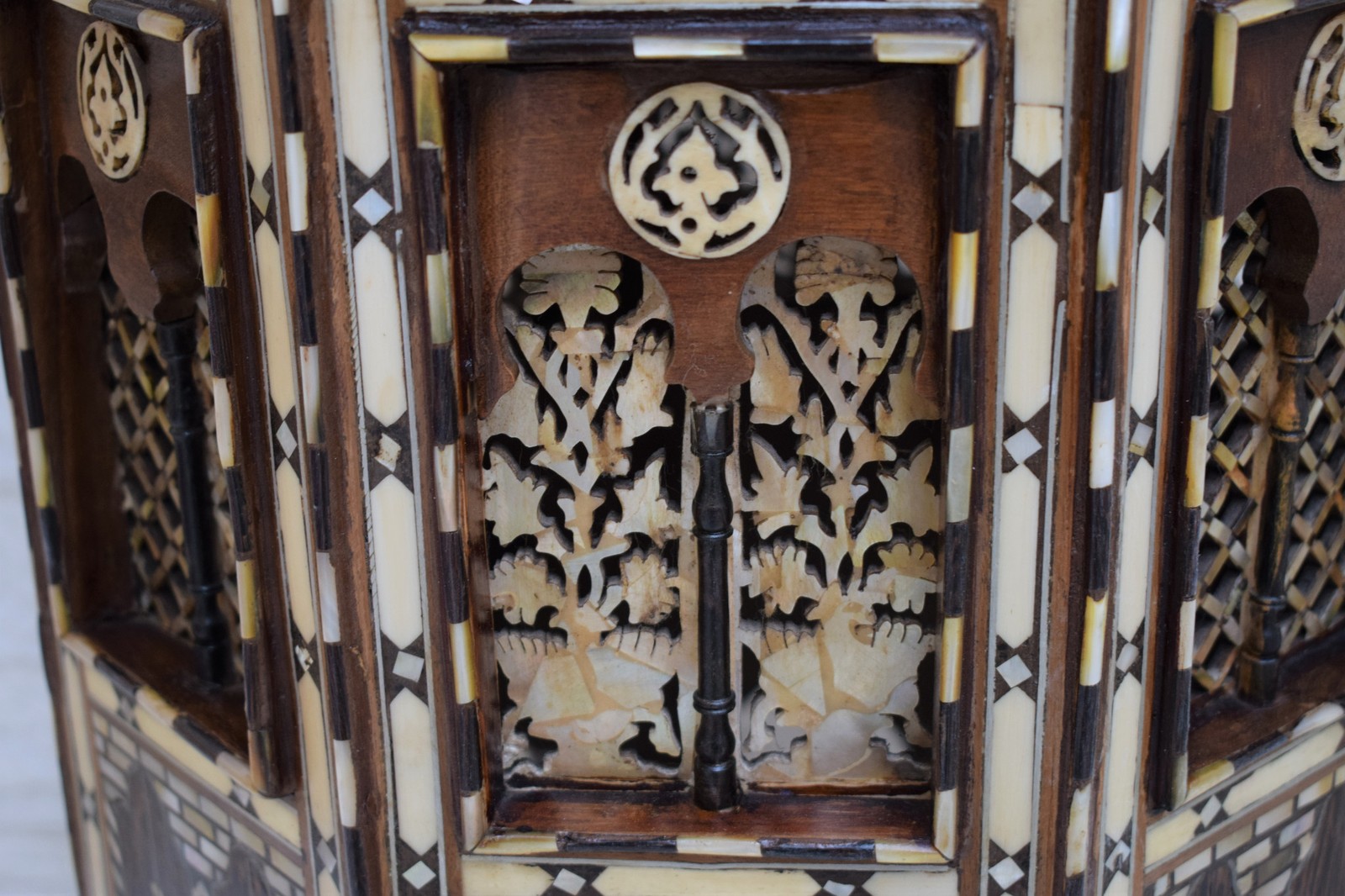 Vintage Coffee End Table, Mother of Pearl Inlay entryway Table, Wood Side Table