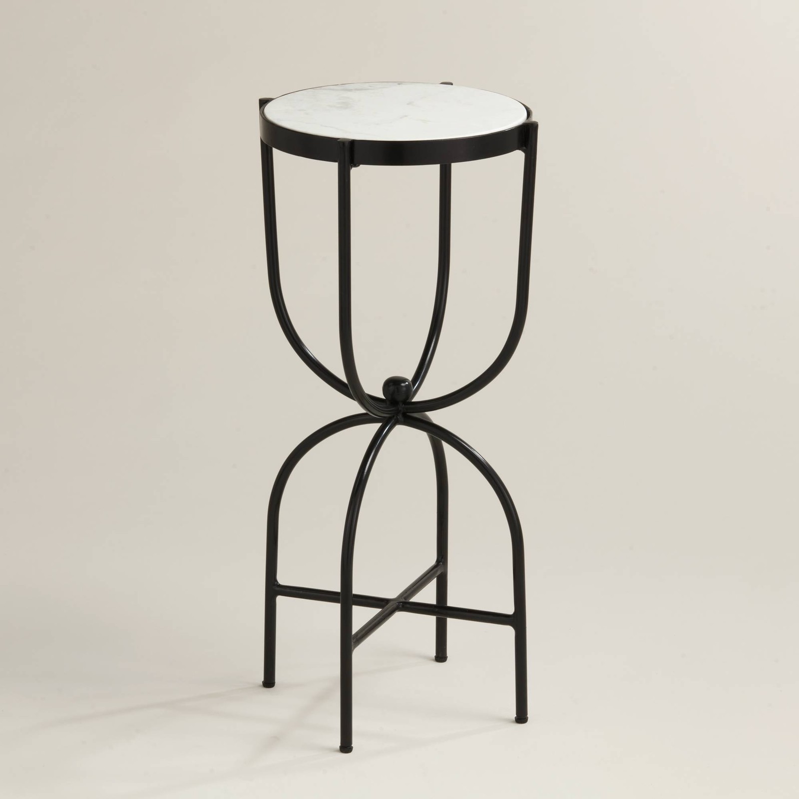 Possini Euro Bronte 25 1/2″ High White Marble and Black End Table