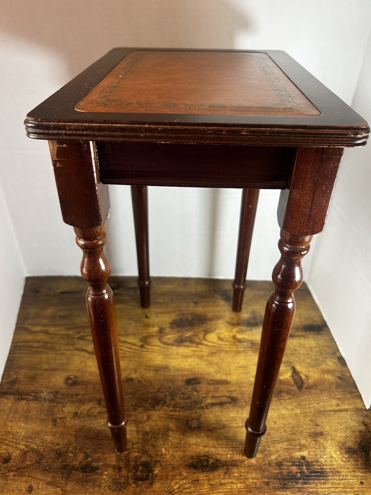 Vintage Wood Accent Side End Table Decorative Inlay Top Turned Legs Plant Stand