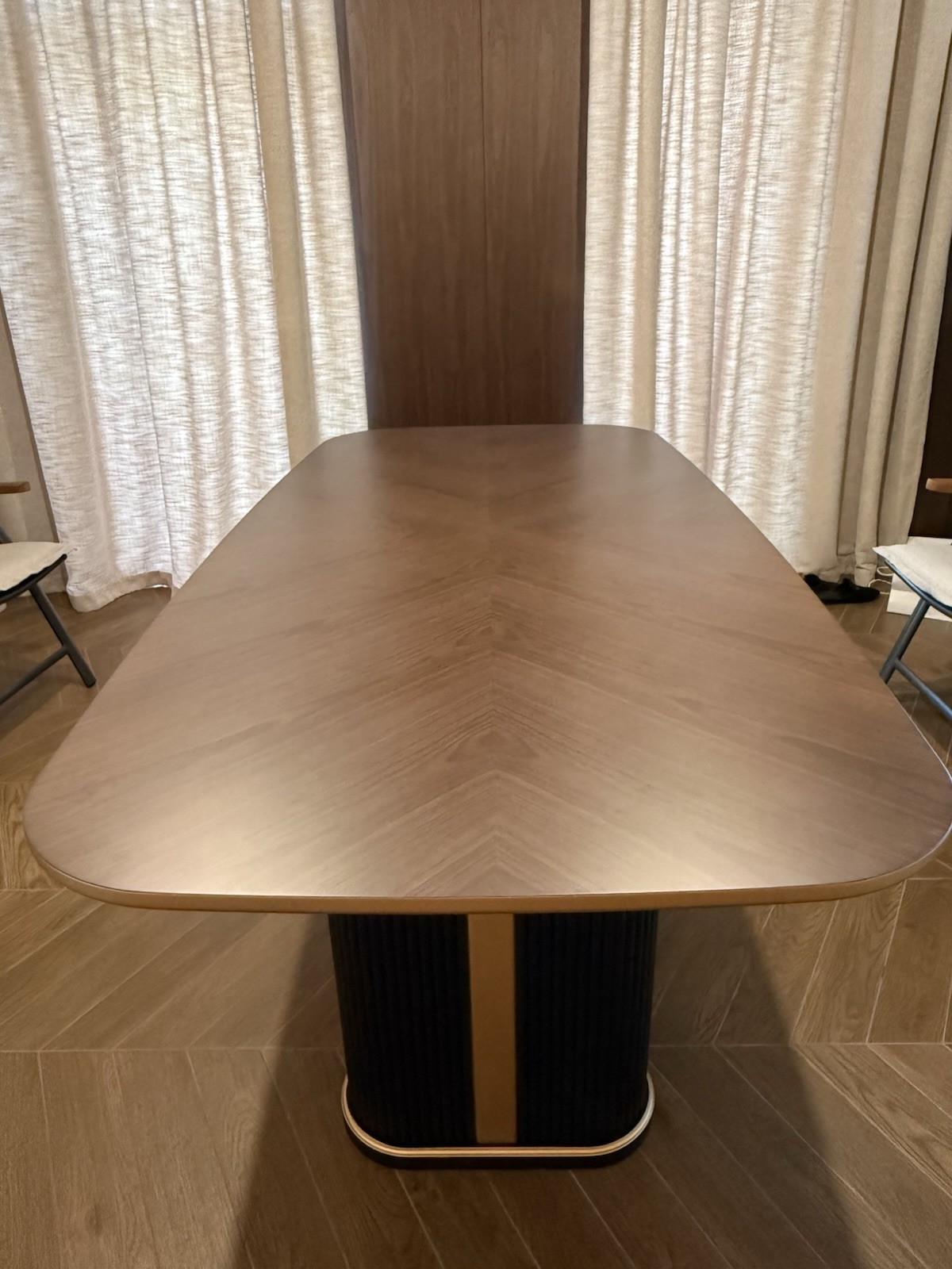 Golden Art 78.7×36.4 Walnut Veneered Wood Dining Table, Black Pedestal