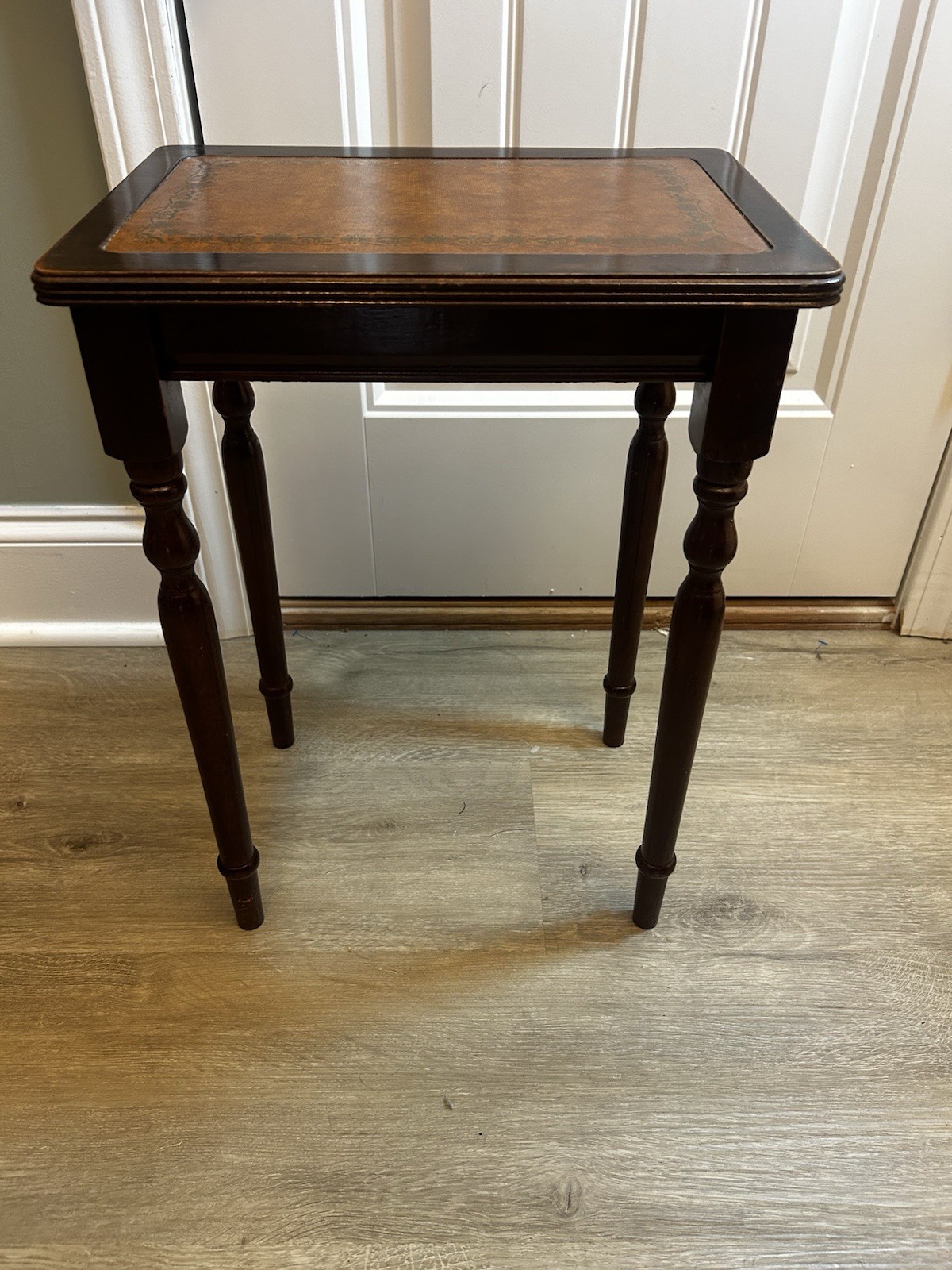 Vintage Wood Accent Side End Table Decorative Inlay Top Turned Legs Plant Stand