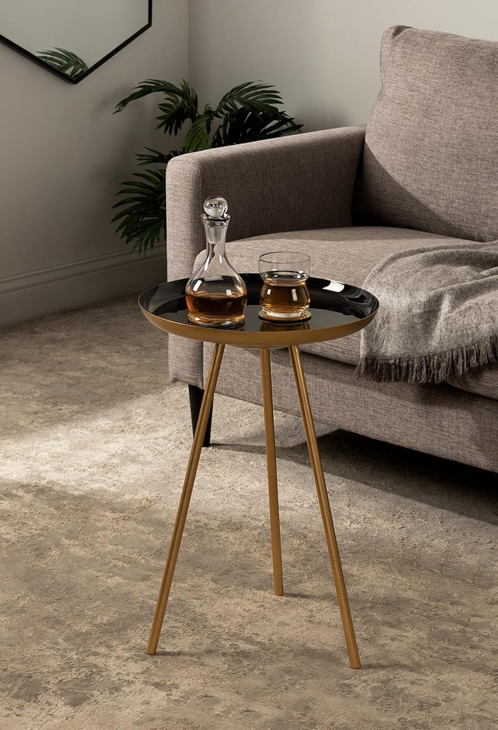 Stylish Laranya Round Metal Side Table in Black and Gold – 15x15x22.5 inches
