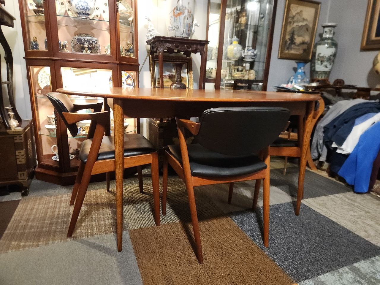 Mid Century Danish Teak Extension Dining set and 6 chairs by Kai Kristiansen