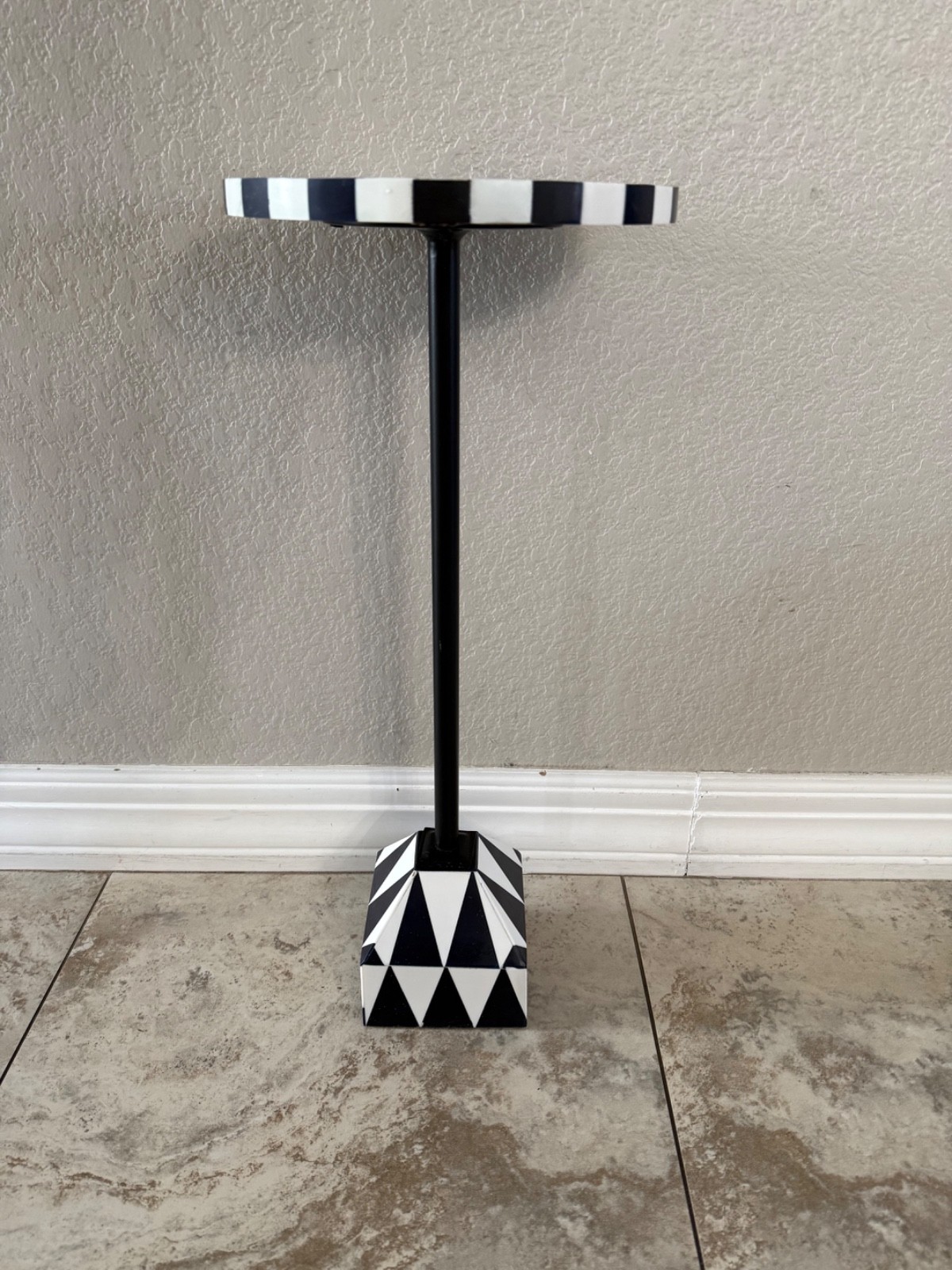 black and white checkered monochrome pattern style round side table drink table