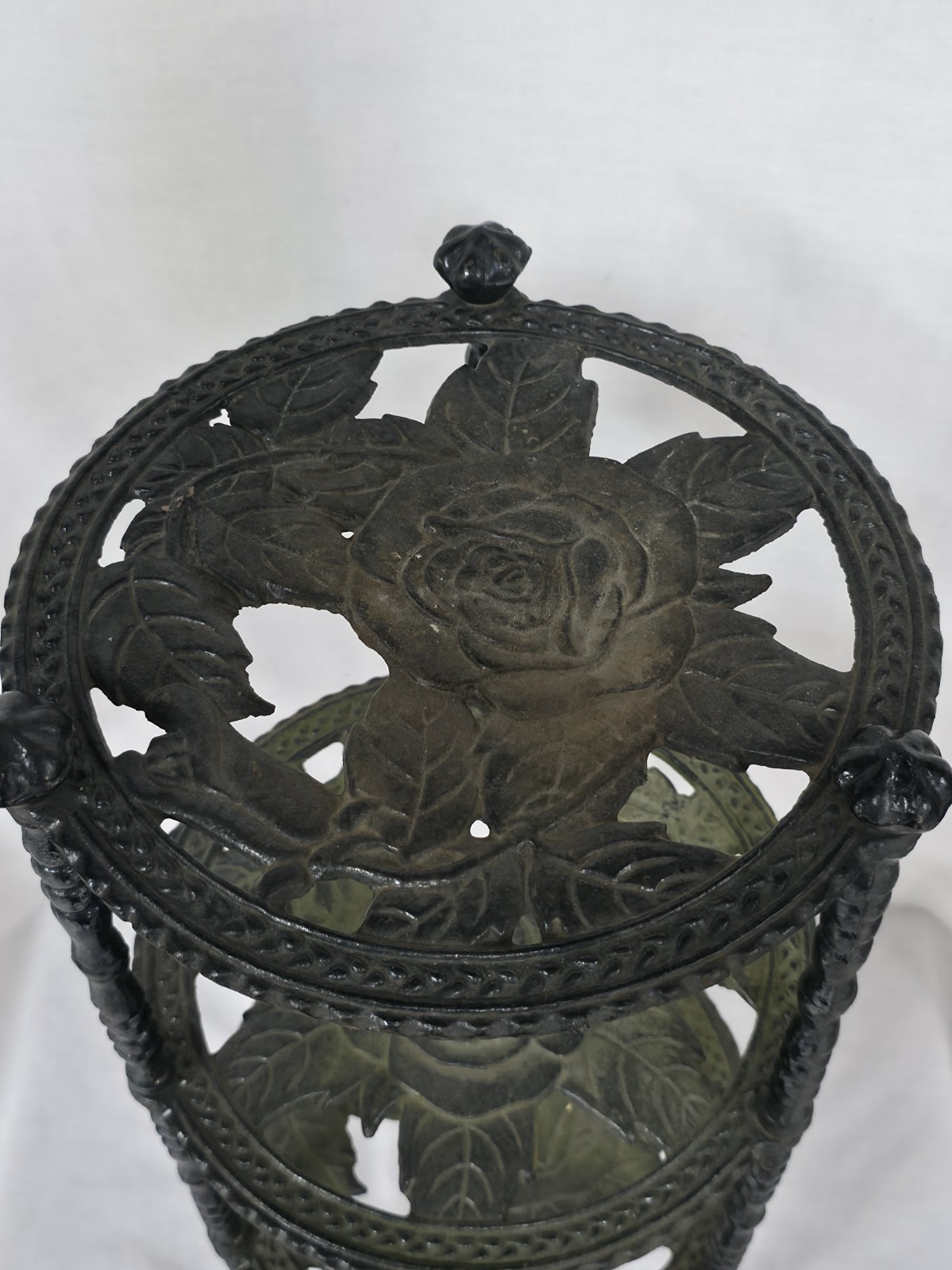 Vintage Antique Ornate Floral Flower Iron 3-Tier Plant Stand Claw Foot