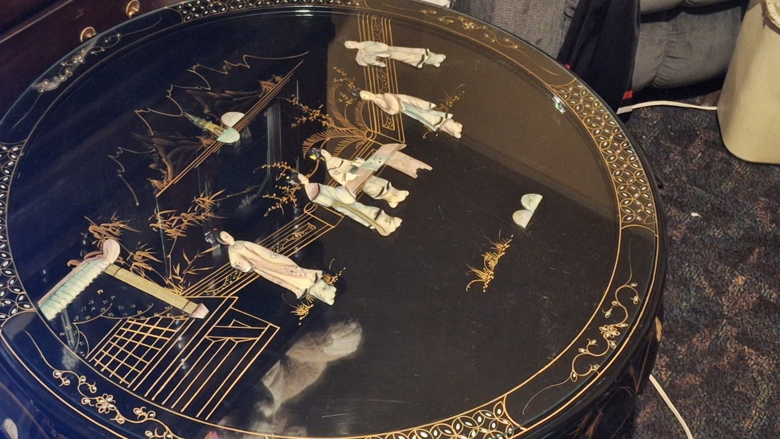 Black Lacquer Mother of Pearl Round Asian Coffee Table set, & 4 Stools