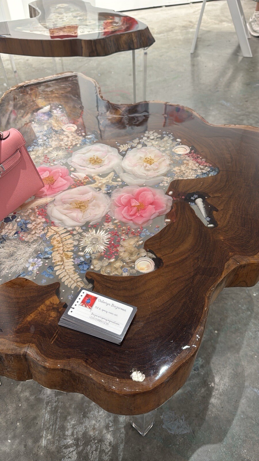 Wooden Epoxy Resin Table Teakwood With Natural Dried Flowers
