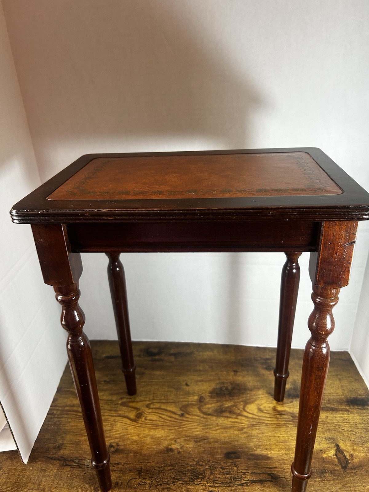 Vintage Wood Accent Side End Table Decorative Inlay Top Turned Legs Plant Stand