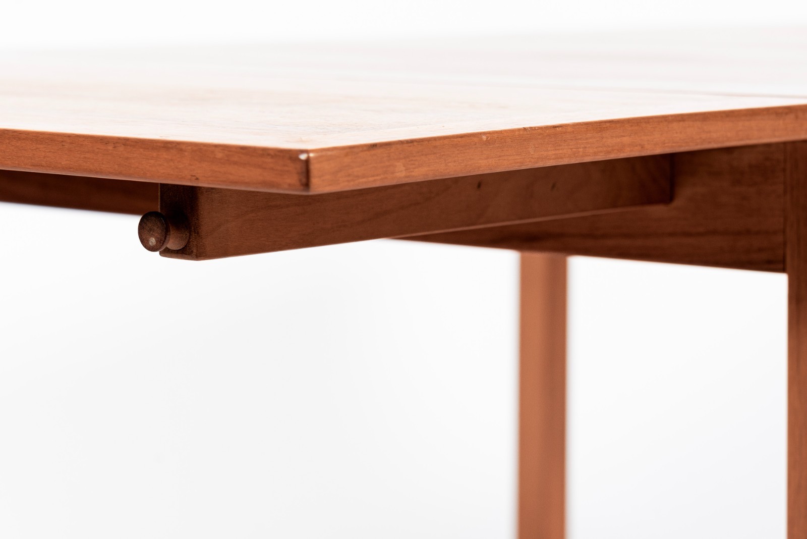 Mid Century Danish Extendable Teak Wood Coffee Table no. 5362 by Borge Mogensen