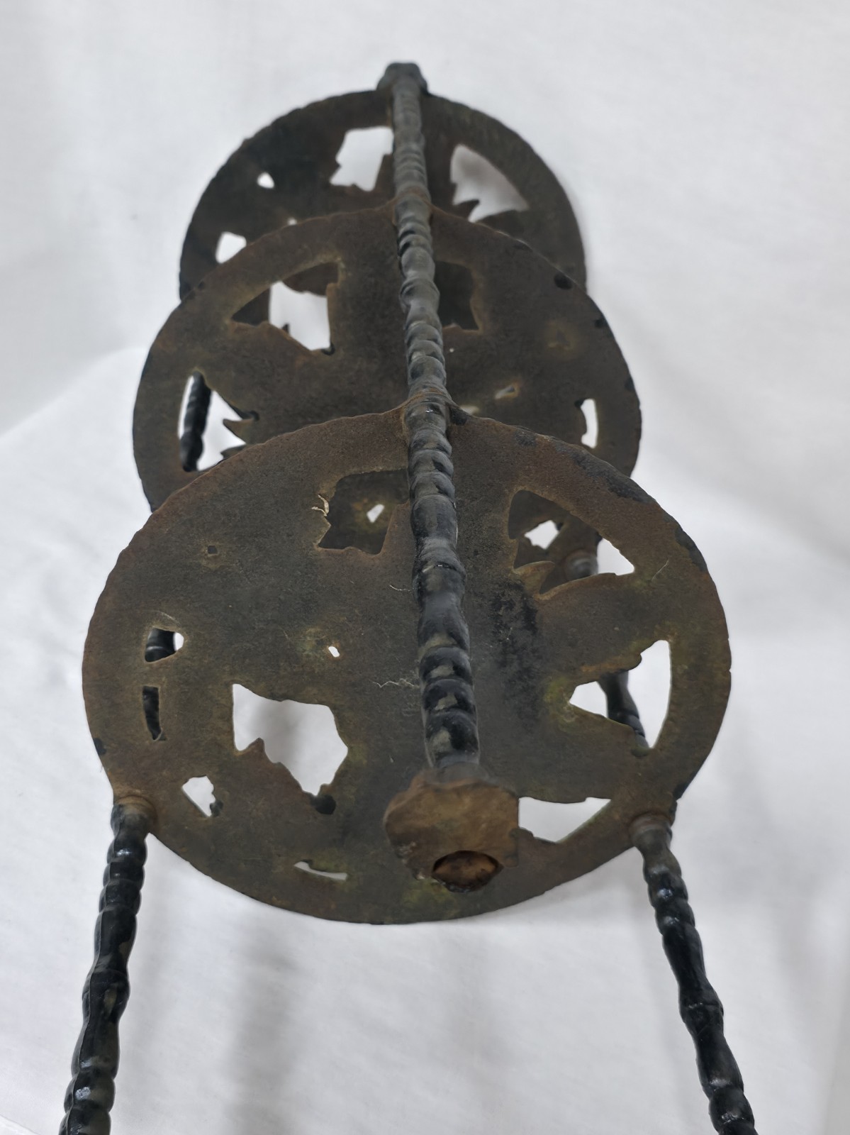 Vintage Antique Ornate Floral Flower Iron 3-Tier Plant Stand Claw Foot