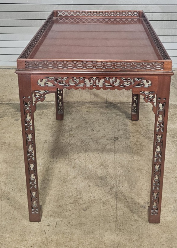Baker Williamsburg Mahogany Chippendale Byrd China Table CW 192 Rare