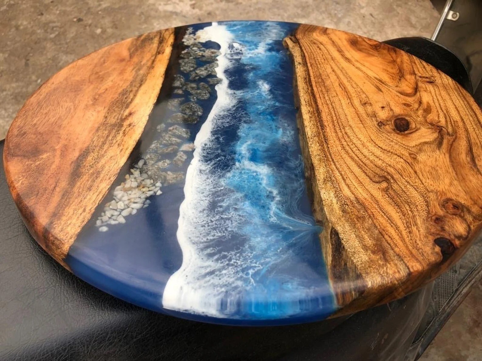 18″ Epoxy Resin Sofa Side Table Top / Epoxy Table Top