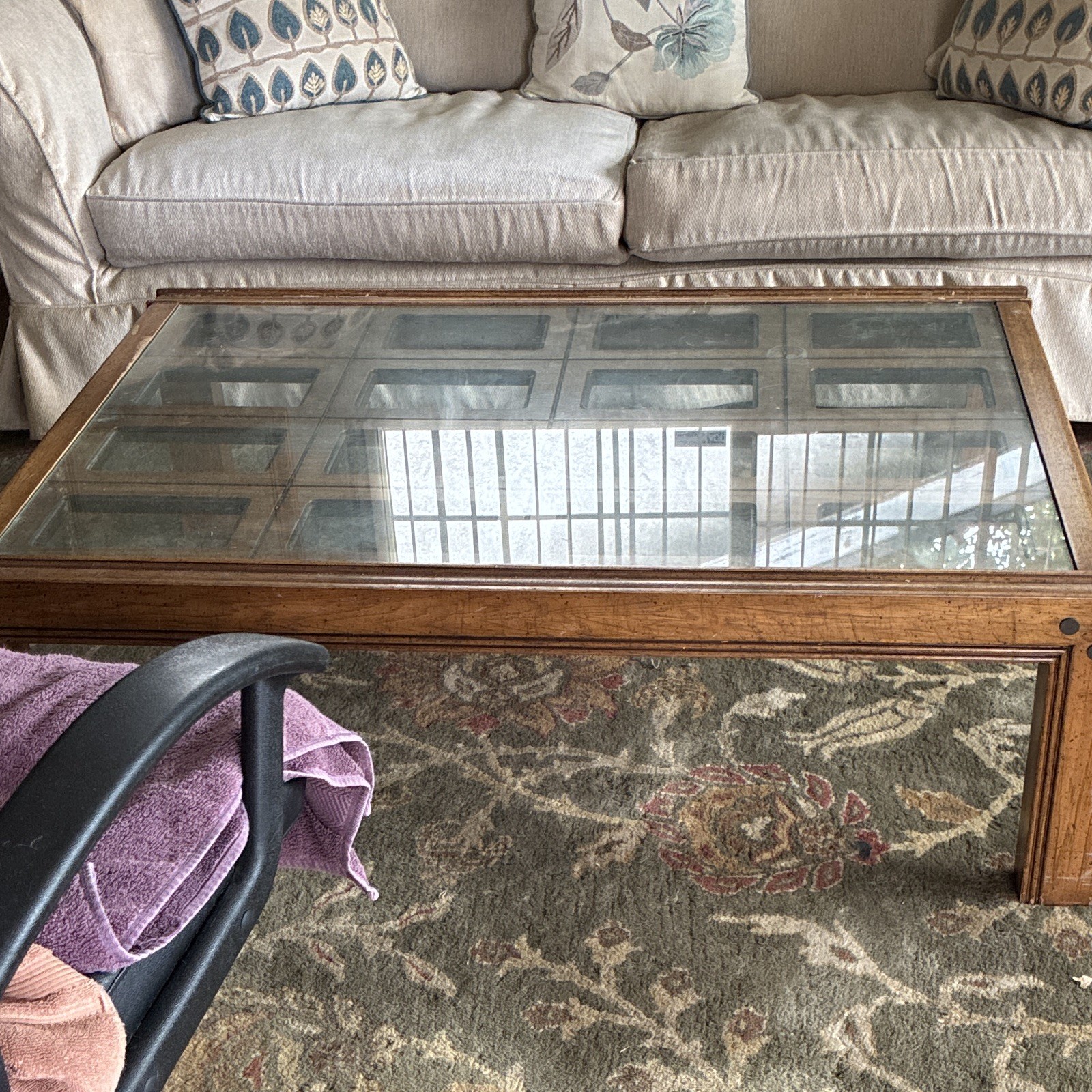 Rectangular Wood Coffee Table w/ Glass Top Display Compartments 48x35x14