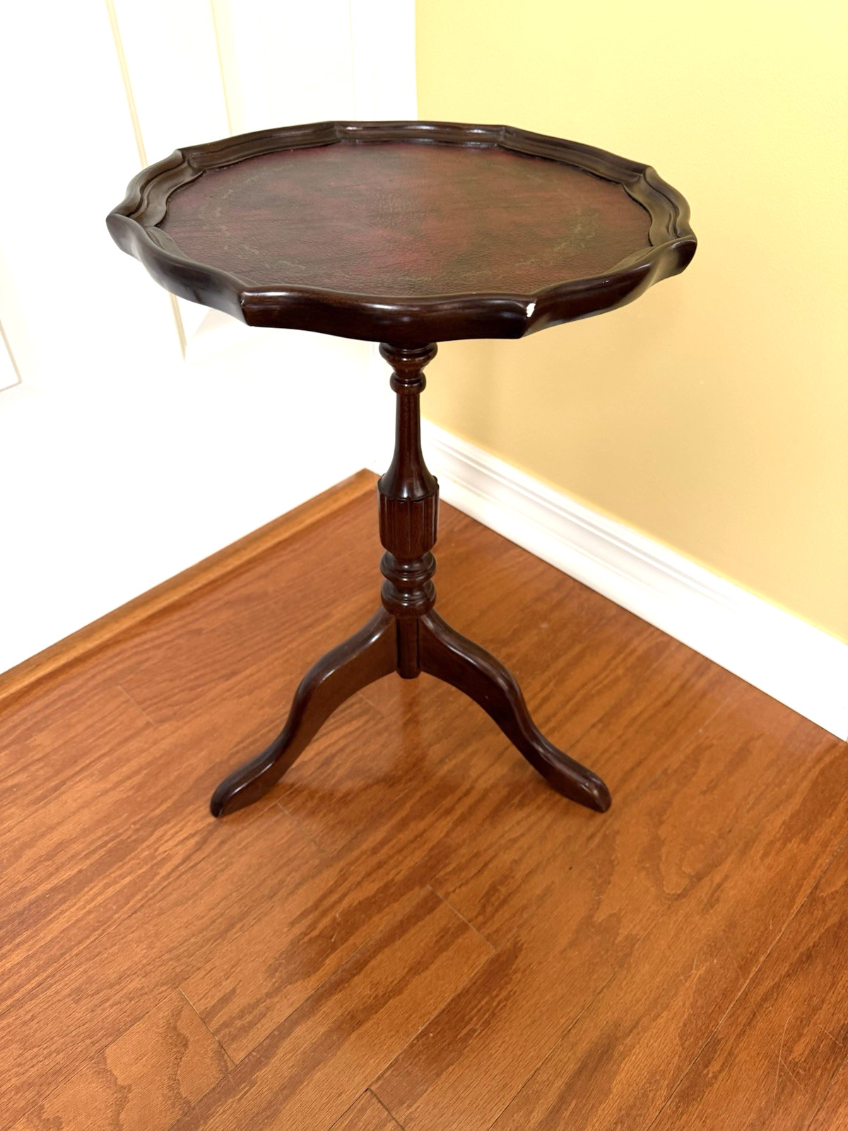 Vintage Bombay Round Pedestal Wood Side Table Brown Burgundy Accent Indoor-NICE