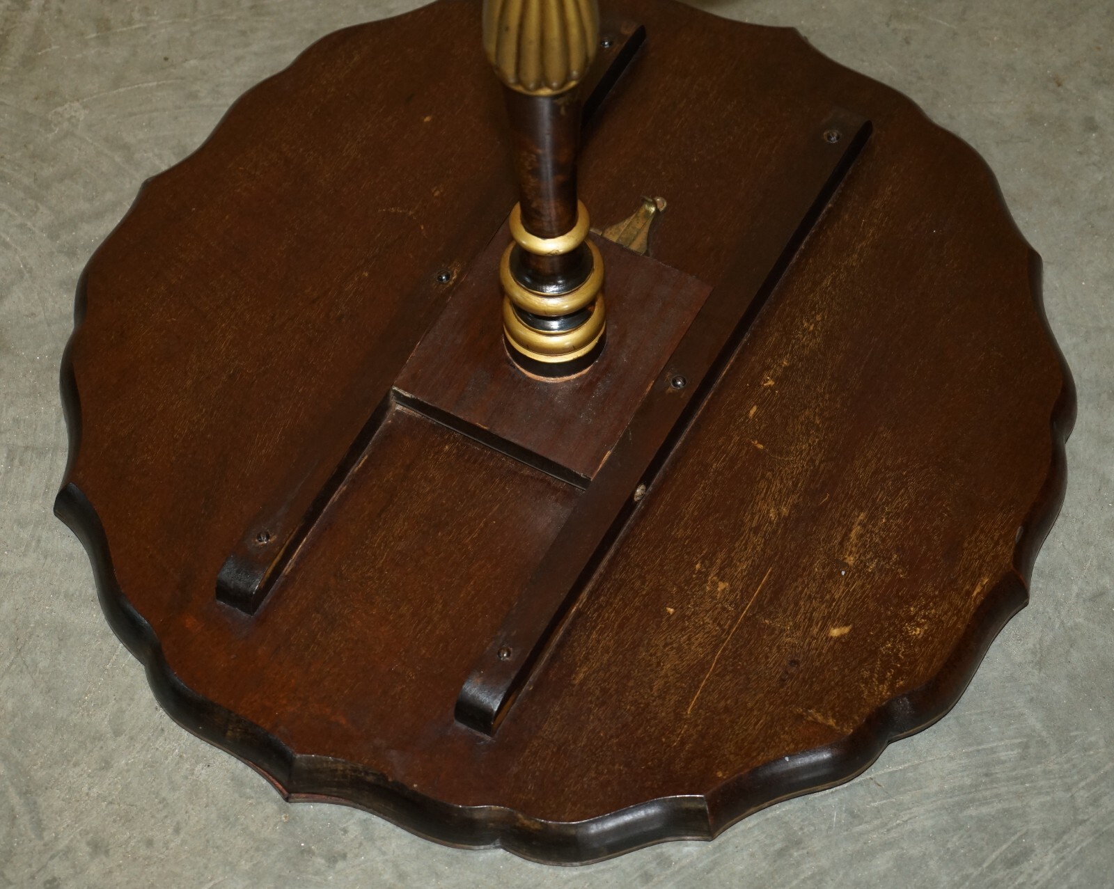 ANTIQUE CIRCA 1900 CHINESE CHINOISERIE TILT TOP SIDE END TABLE CLAW & BALL FEET