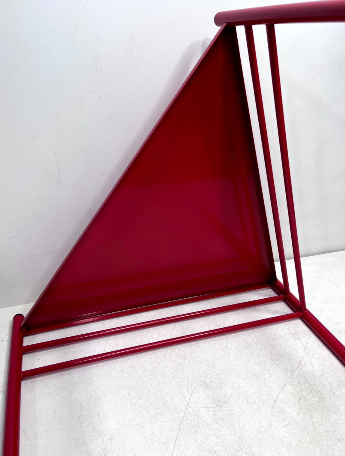 Amisco Red Metal Triangular Nesting Tables Set of 3 Modern Accent Tables Rare