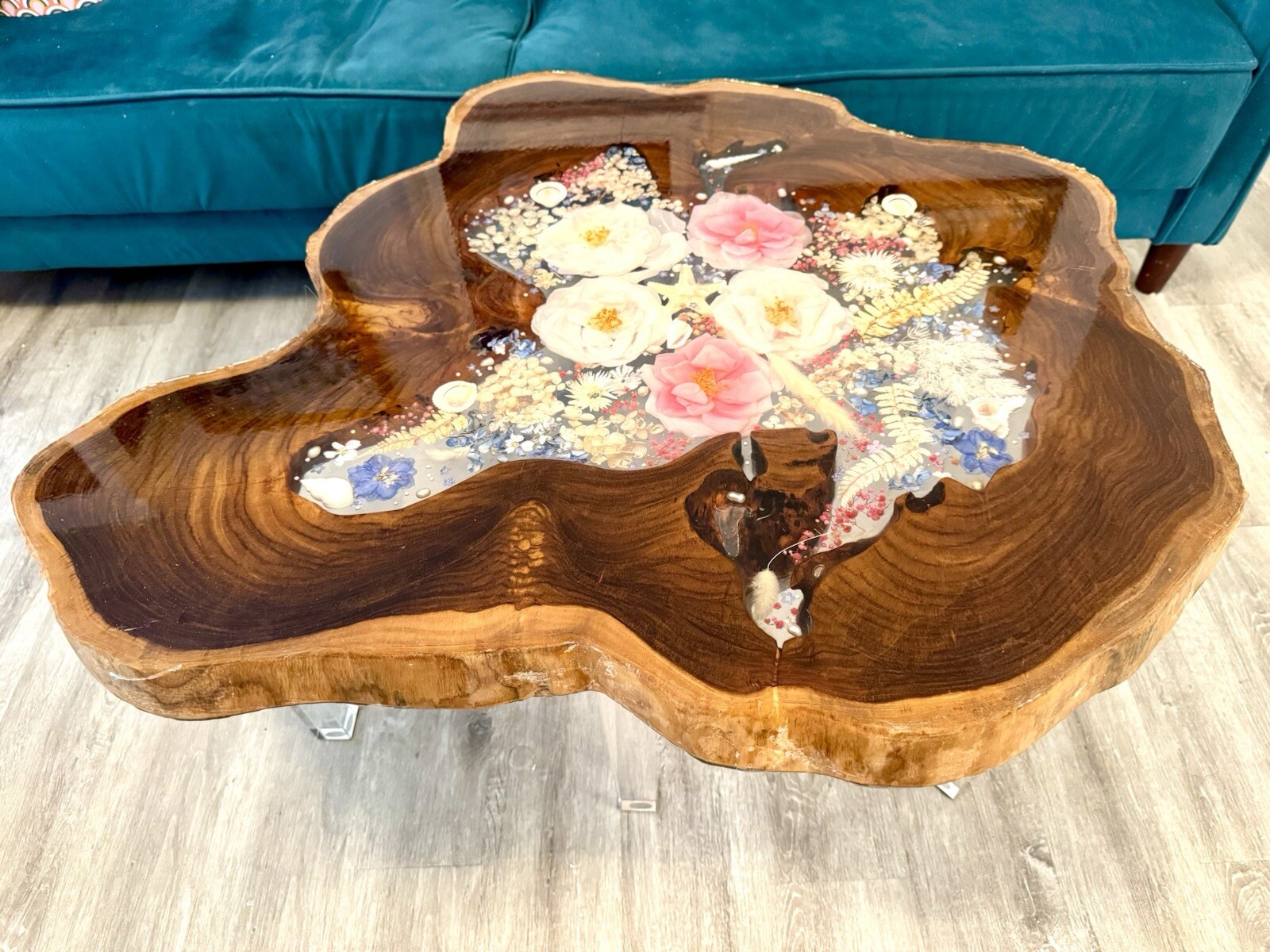 Wooden Epoxy Resin Table Teakwood With Natural Dried Flowers