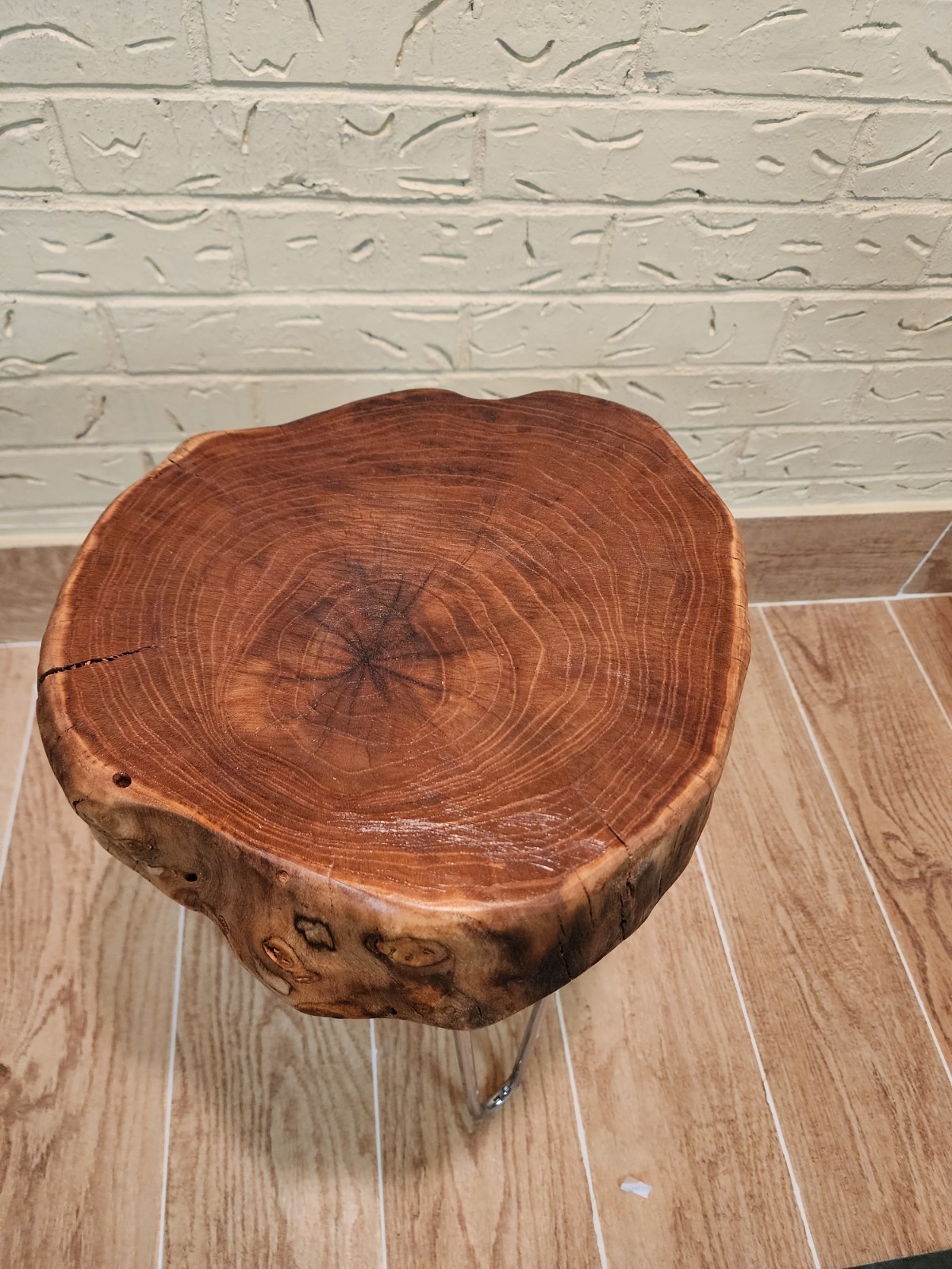 Live Edge Table Horse Shoe Wood Hand Made Metal Legs Laker Paint Natural Color