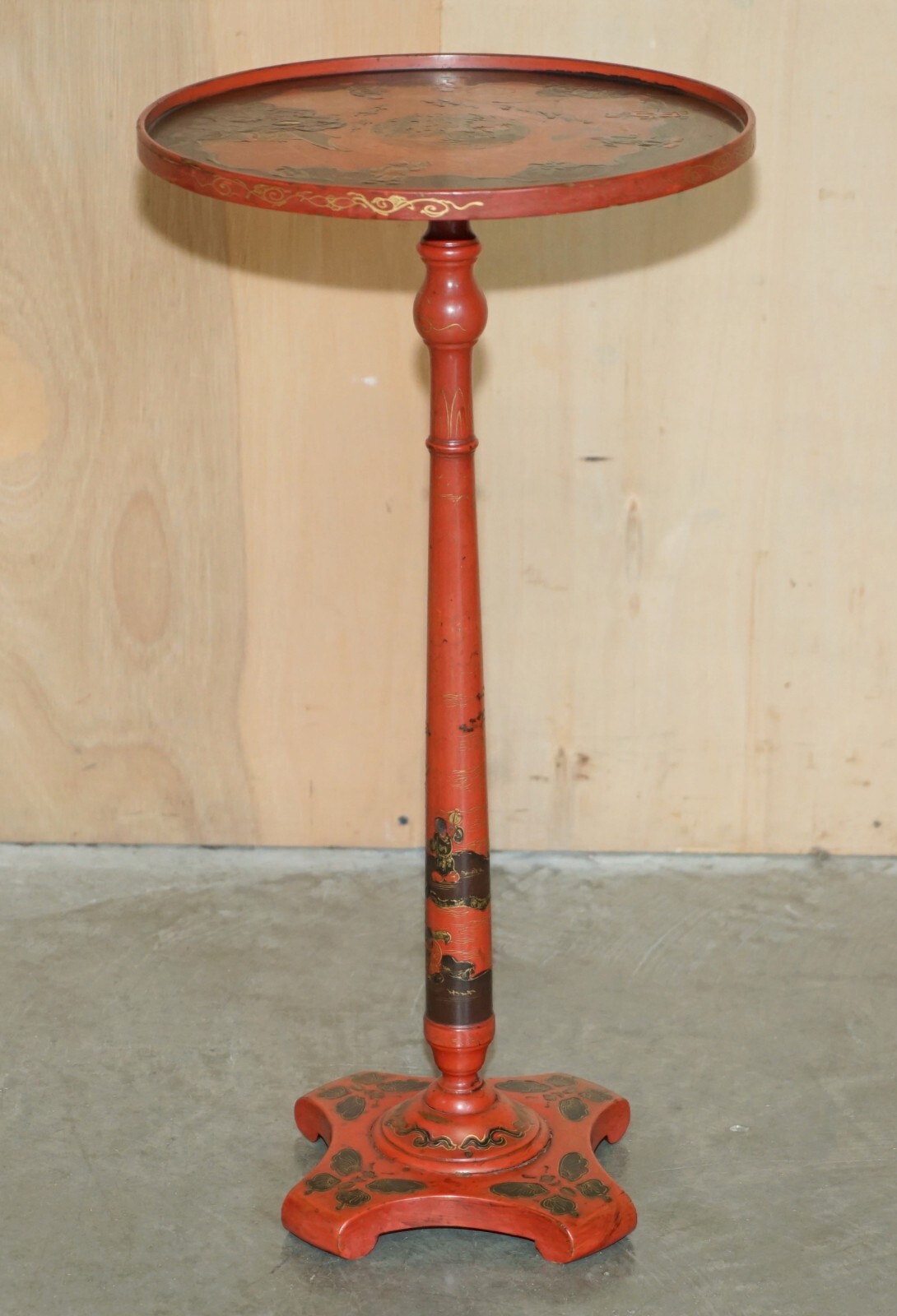 LOVELY ANTIQUE CHINESE CHINOISERIE LACQUERED & HAND PAINTED SIDE LAMP WINE TABLE