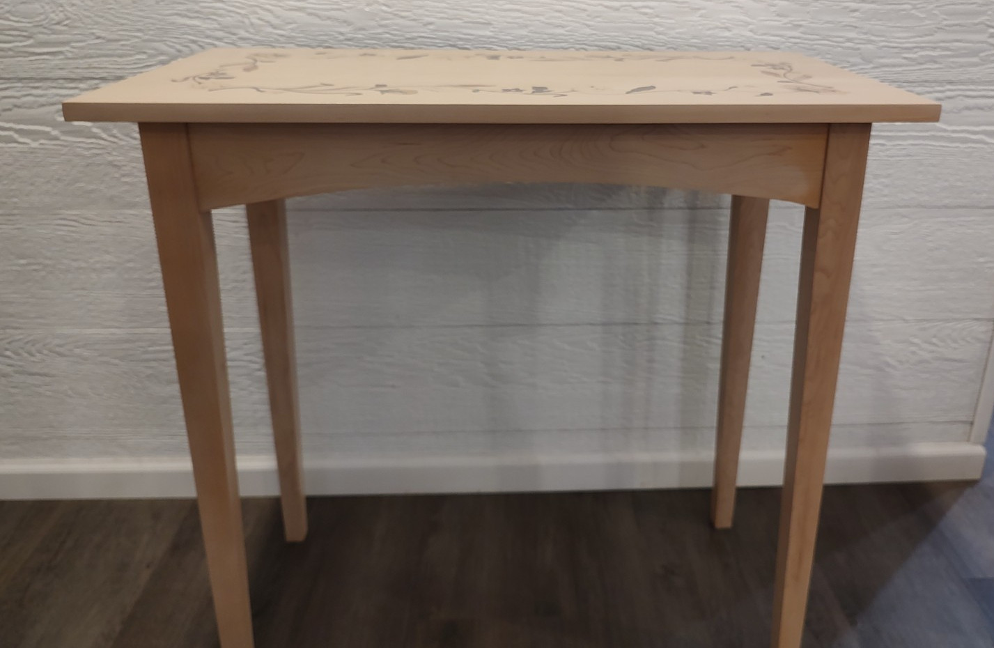 HUDSON RIVER INLAY CONSOLE ACCENT TABLE – CLASIC FLORAL GARLAND – WHITE WASHED