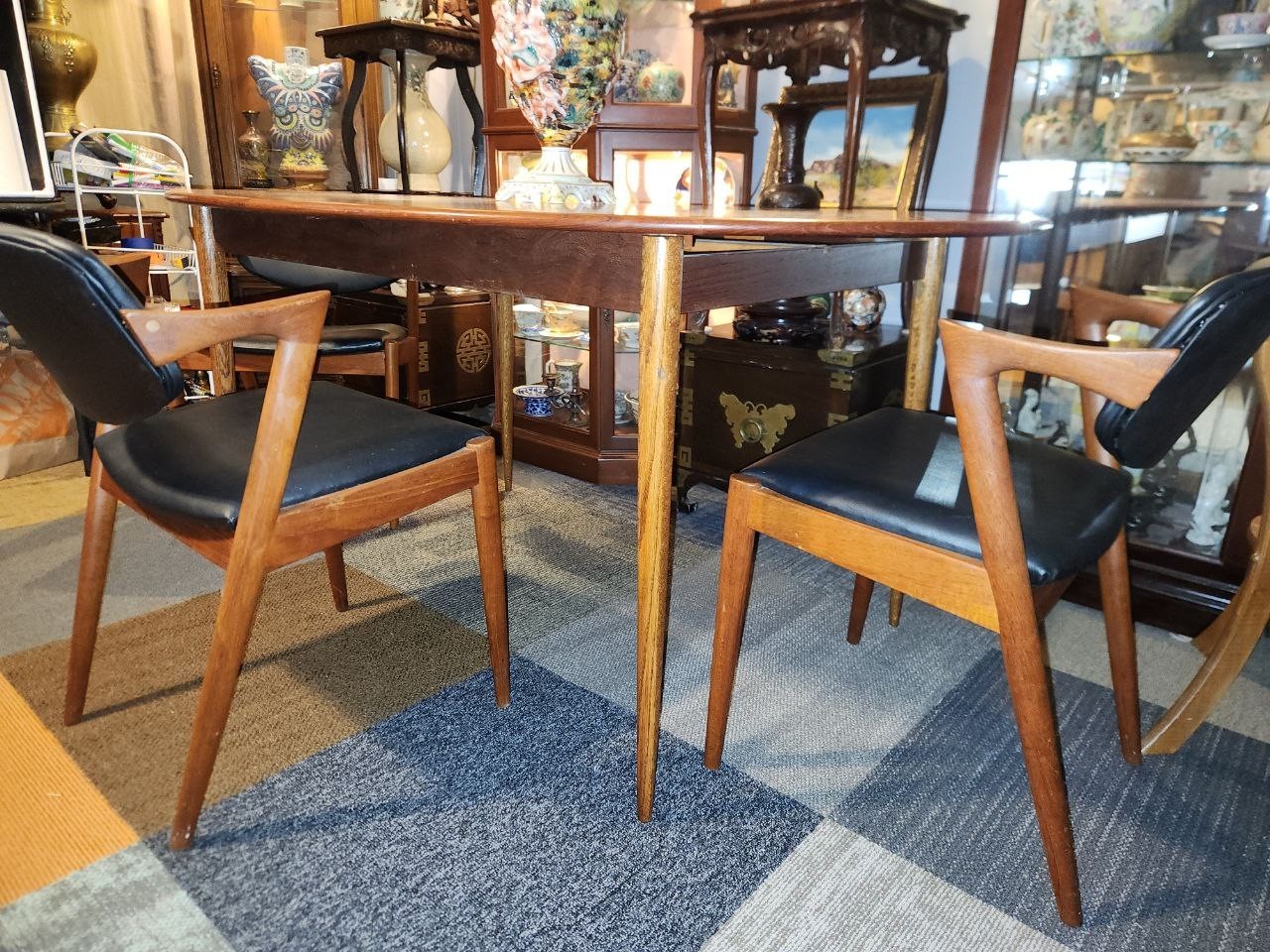 Mid Century Danish Teak Extension Dining set and 6 chairs by Kai Kristiansen