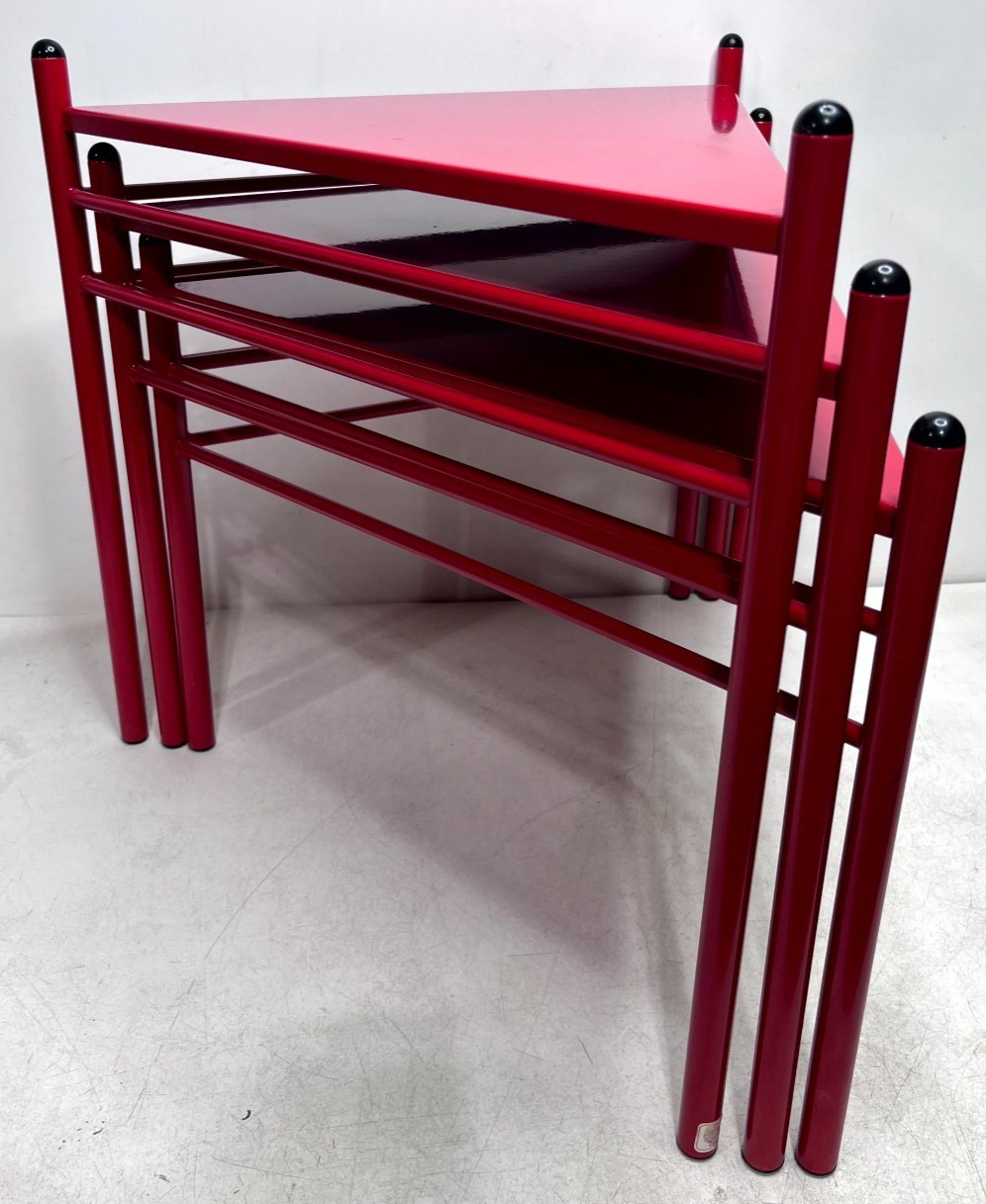 Amisco Red Metal Triangular Nesting Tables Set of 3 Modern Accent Tables Rare