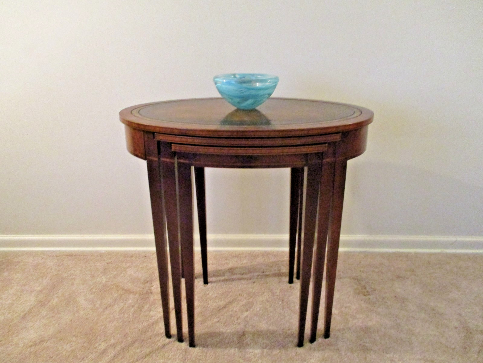 mahogany nesting tables leather top oval set of 3 ship $75.00