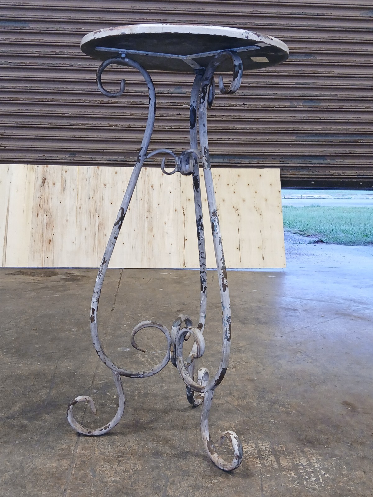 Vintage Distressed Wrought Iron Plant Stand Side Accent Table White 31″ Tall
