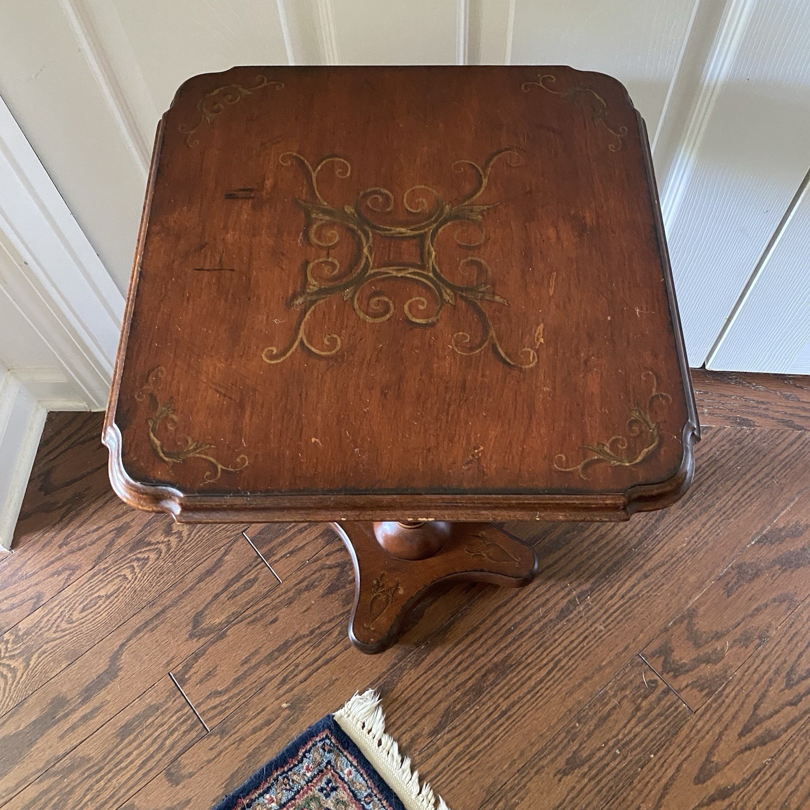 Vintage Bombay Company Wood Accent Tilt Side Table Plant Stand w/ Scroll Paint