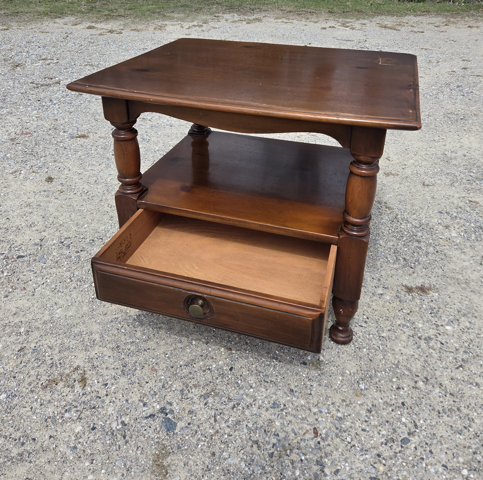Pine Shop Original Company Side / End With Drawer