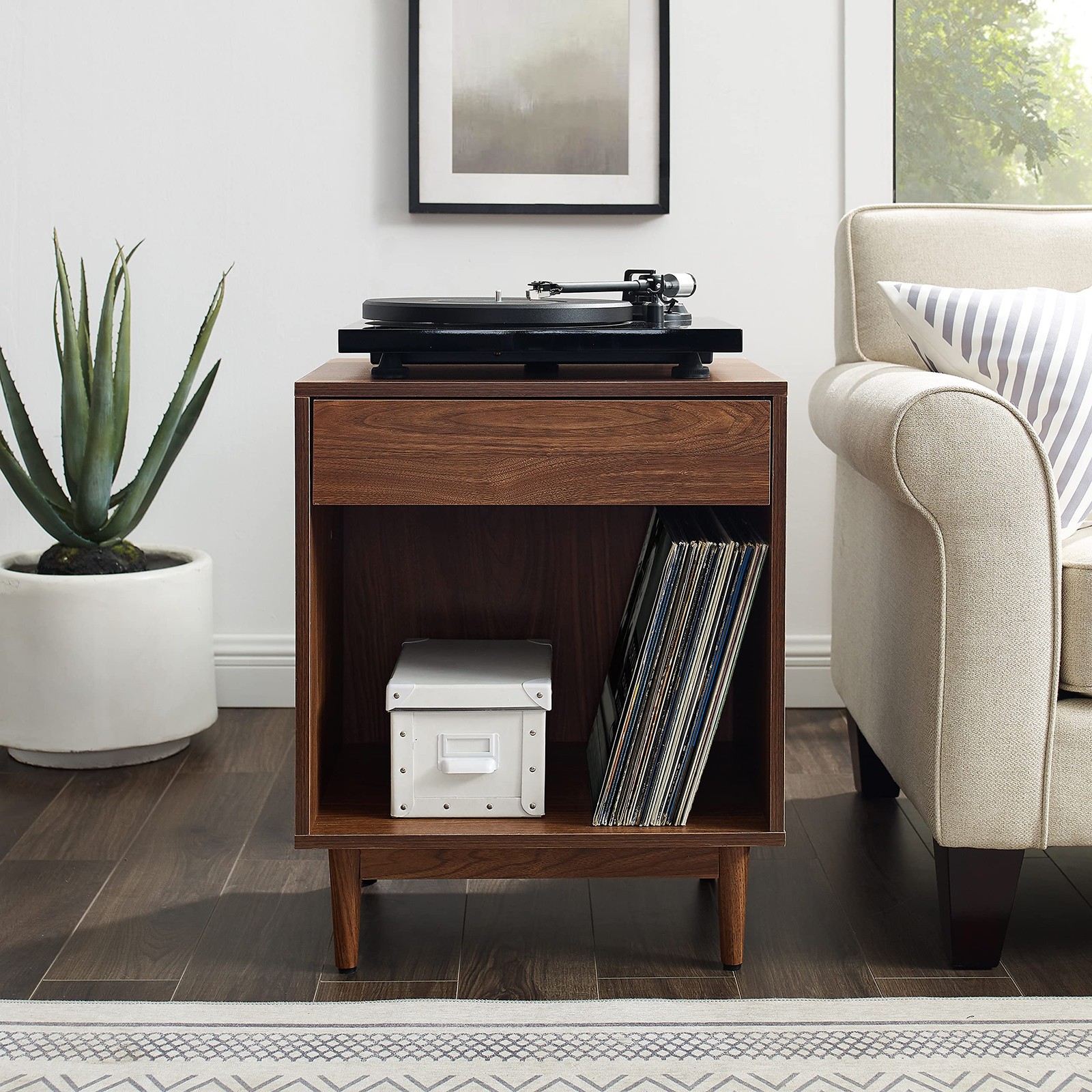 Crosley Furniture Liam End Table and 15.75 in x 20 x 25.5 in, Walnut