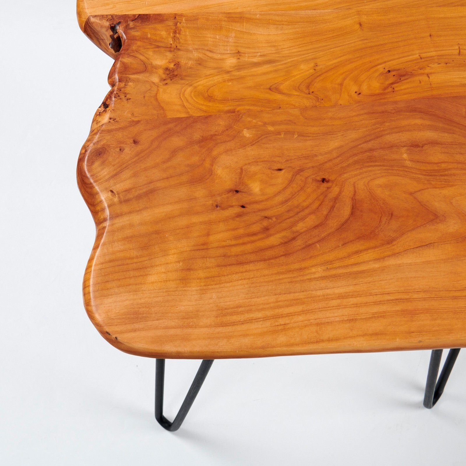 GREENAGE Cedar Live Edge Coffee Table with 4 Hairpin Legs 20″ x 20″ x 21″ Height