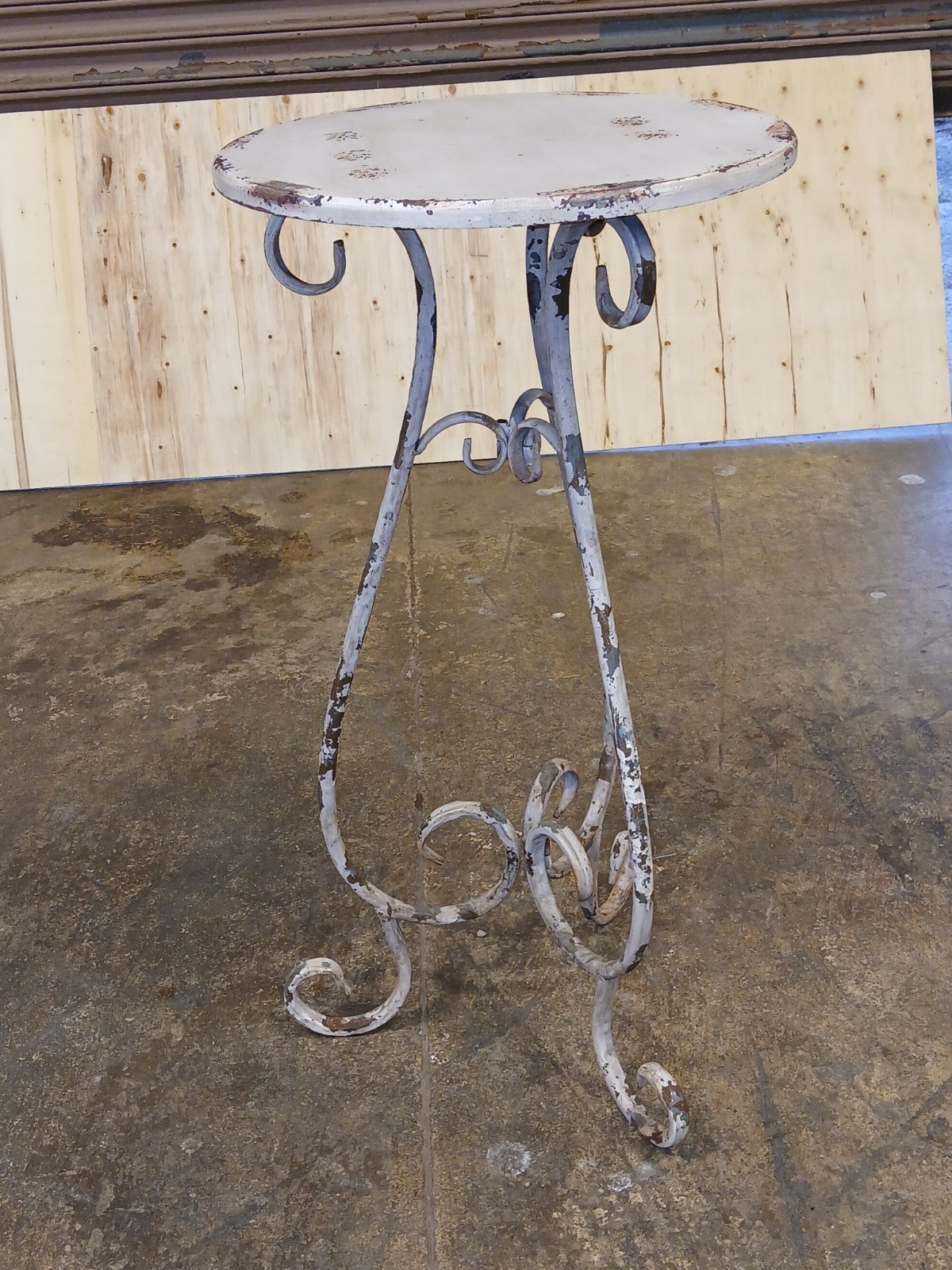 Vintage Distressed Wrought Iron Plant Stand Side Accent Table White 31″ Tall