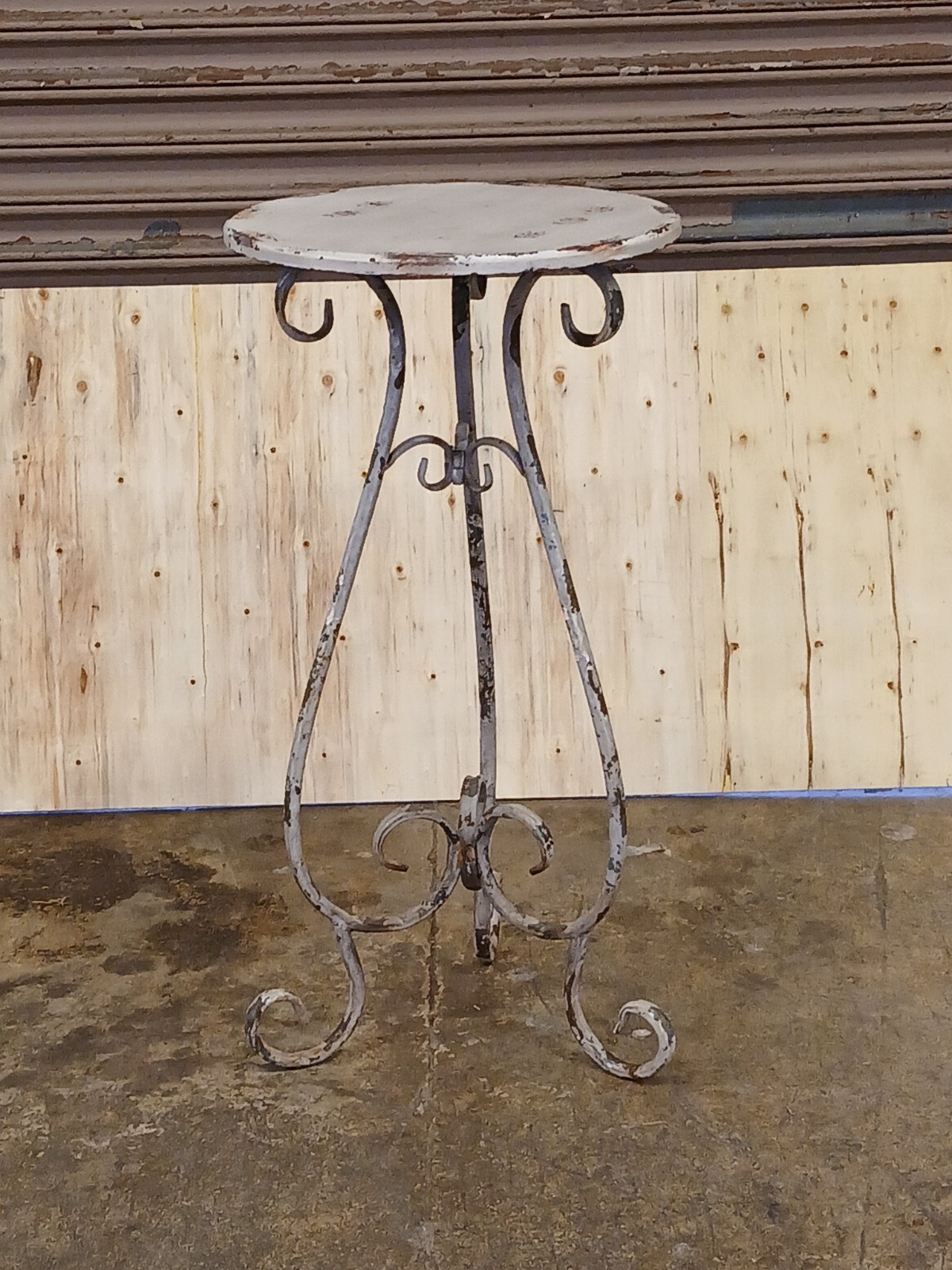 Vintage Distressed Wrought Iron Plant Stand Side Accent Table White 31″ Tall