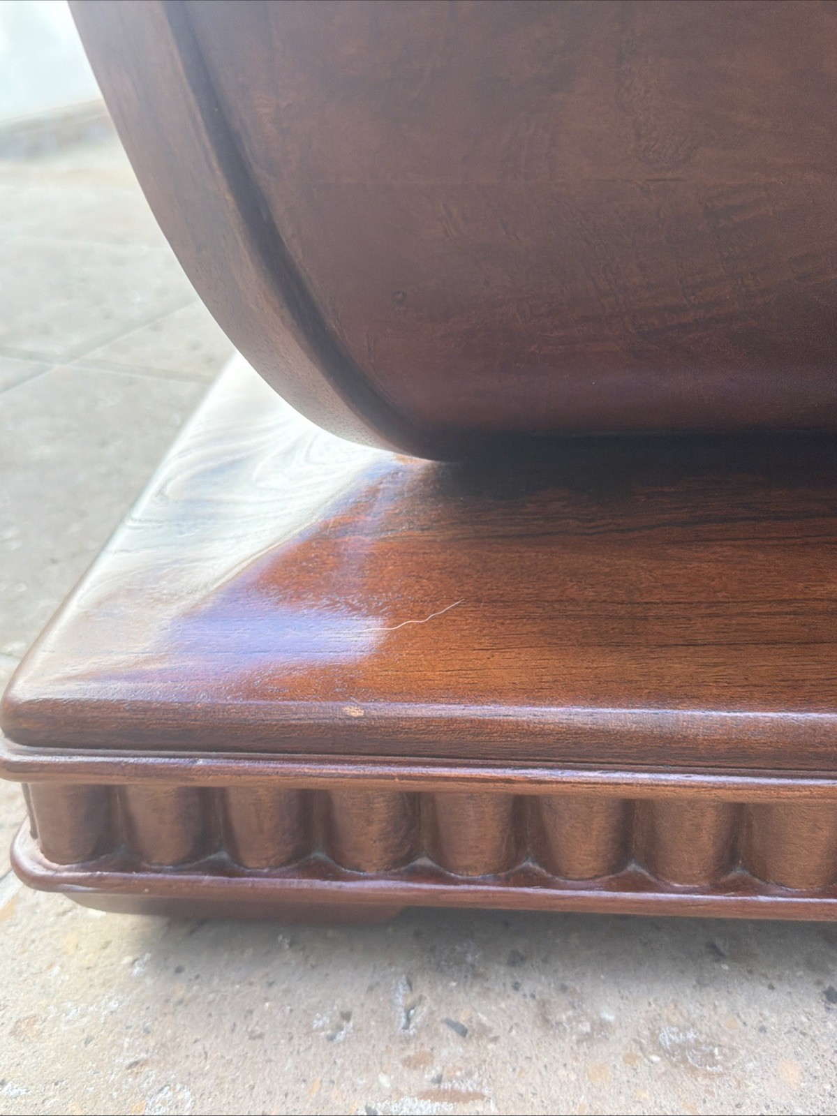 1 LARGE TULIP SHAPED GLASS TOP ELM WOOD SIDE END TABLE WITH HIDDEN BASE STORAGE