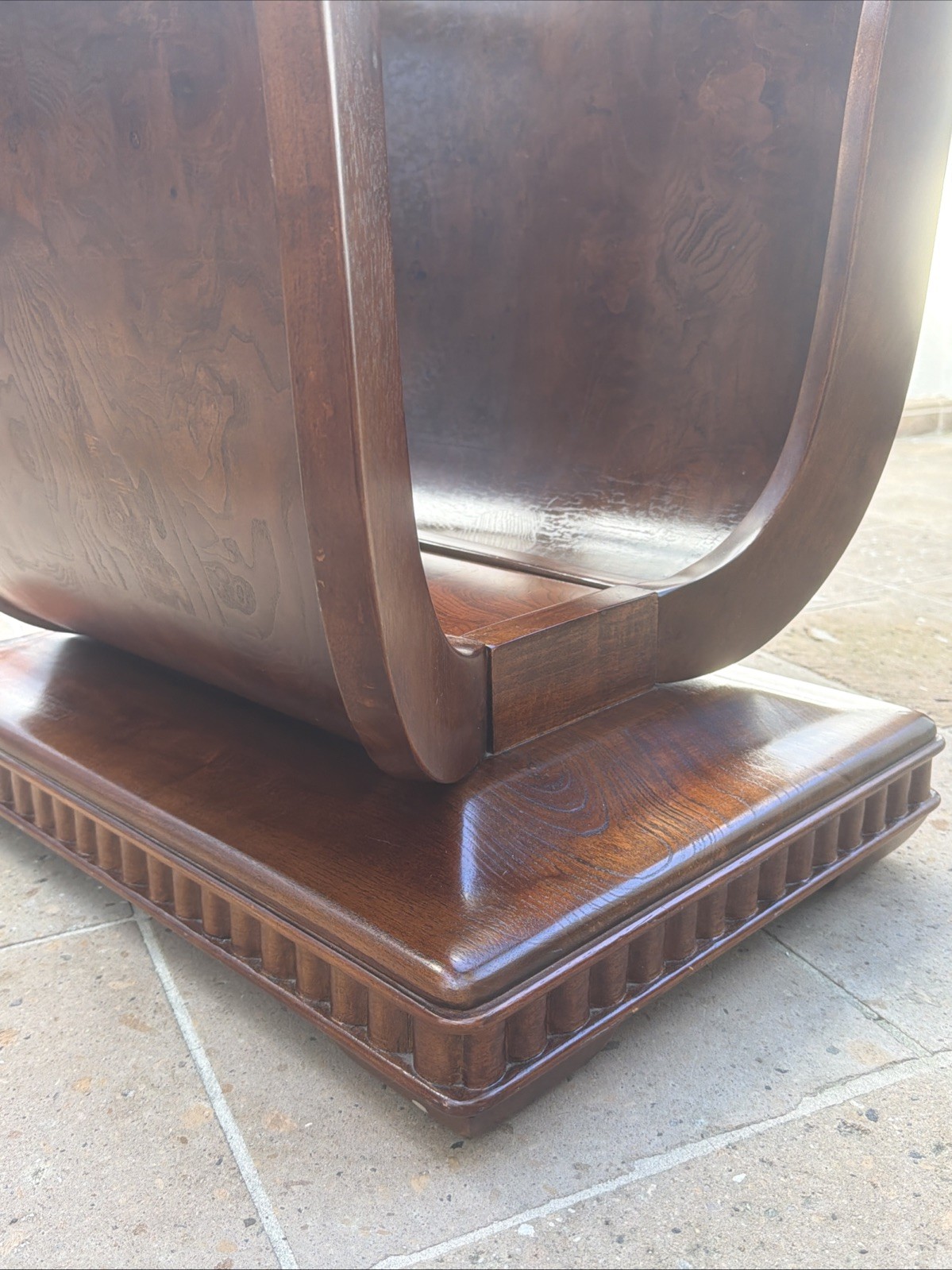 1 LARGE TULIP SHAPED GLASS TOP ELM WOOD SIDE END TABLE WITH HIDDEN BASE STORAGE
