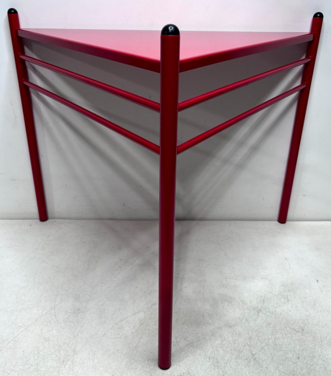 Amisco Red Metal Triangular Nesting Tables Set of 3 Modern Accent Tables Rare
