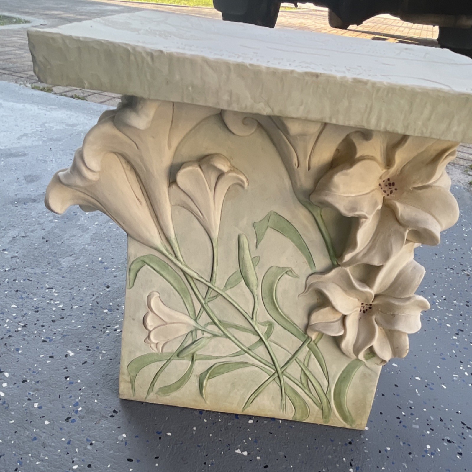 Terri Russell stone Outdoor Floral Side Table, White Green, Inspirational