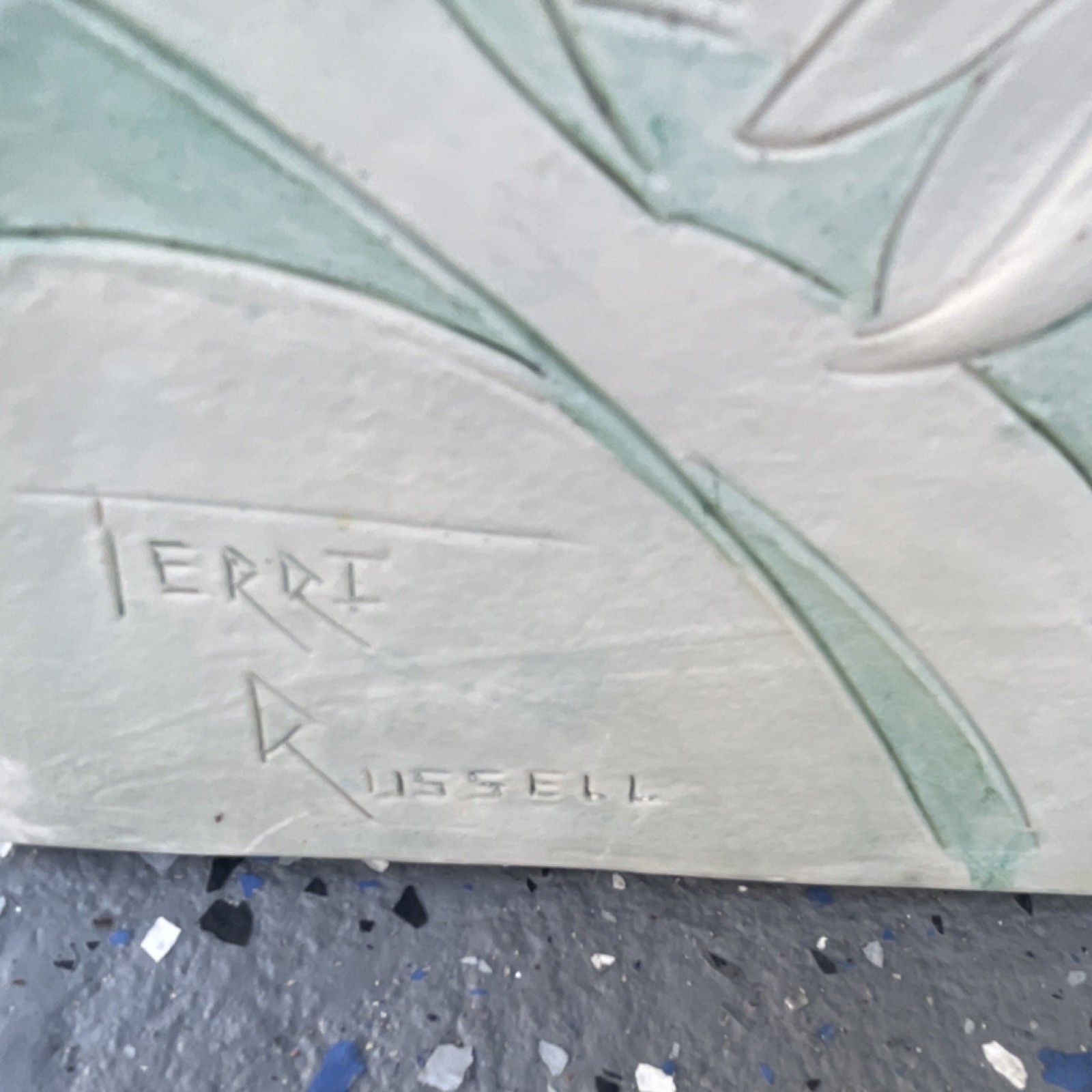 Terri Russell stone Outdoor Floral Side Table, White Green, Inspirational
